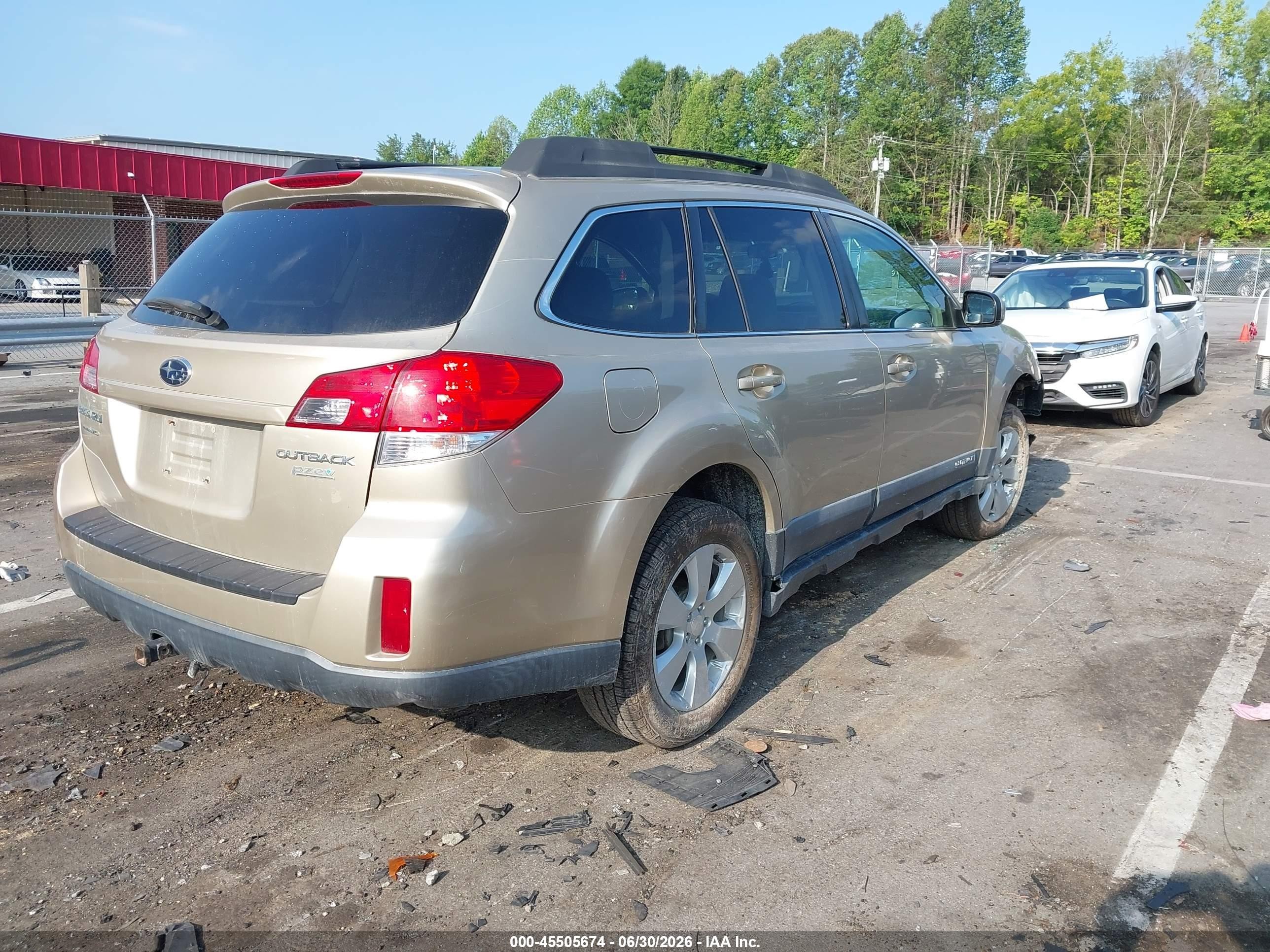 2010 Subaru Outback 2.5i Premium Бежевый vin: 4S4BRBCC0A3376449