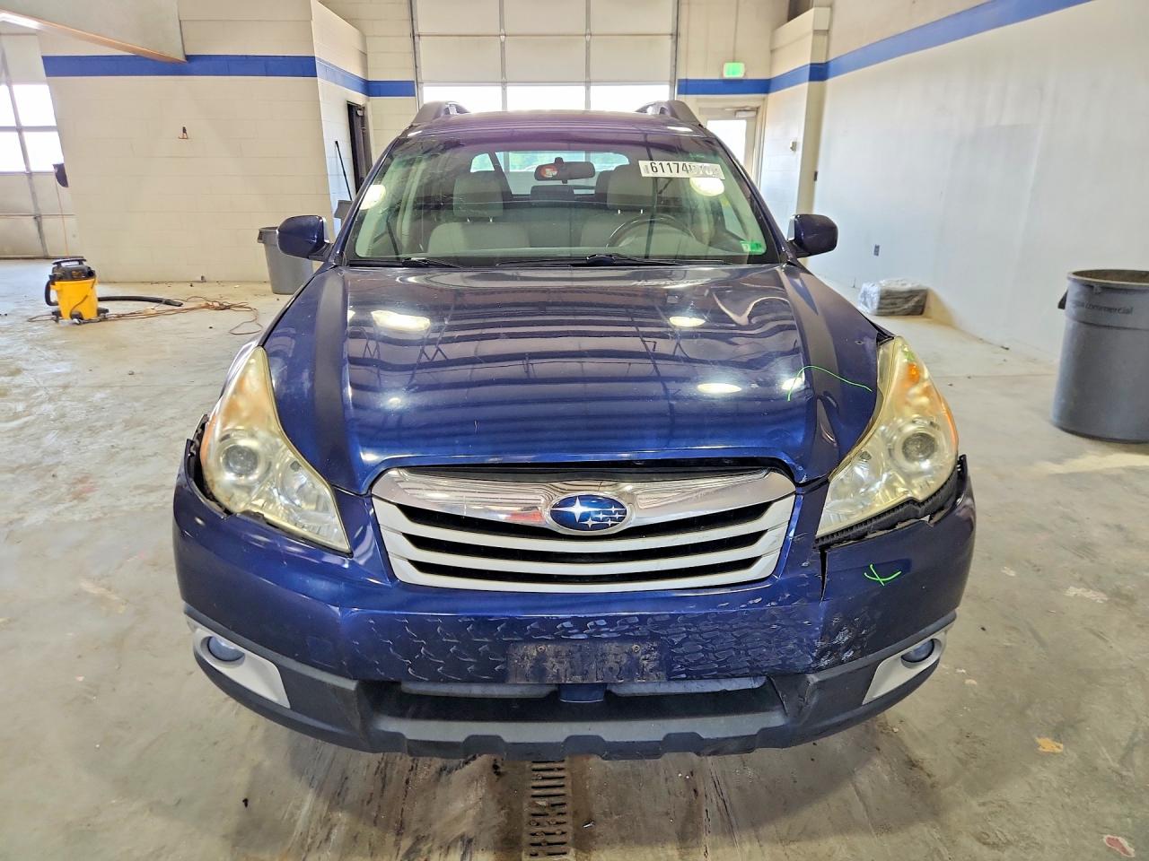 2011 Subaru Outback 2.5i Premium Blue vin: 4S4BRBCC0B3319041