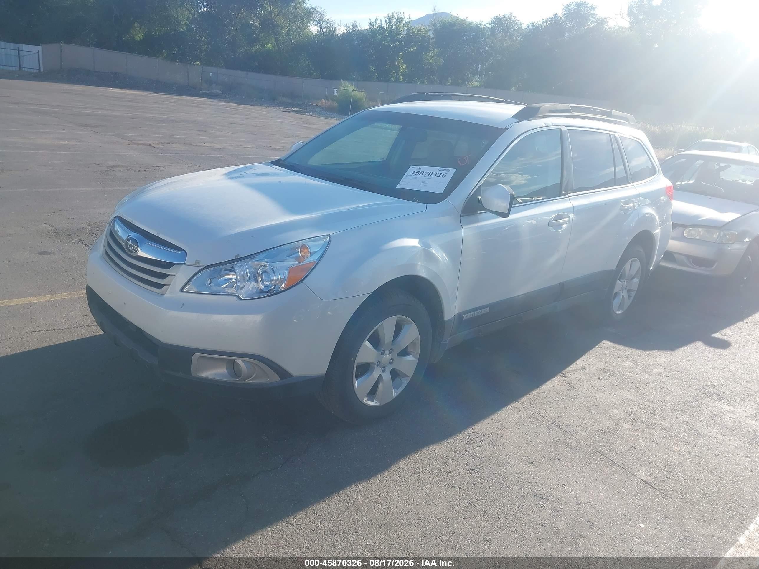 2011 Subaru Outback 2.5i Premium White vin: 4S4BRBCC0B3397092