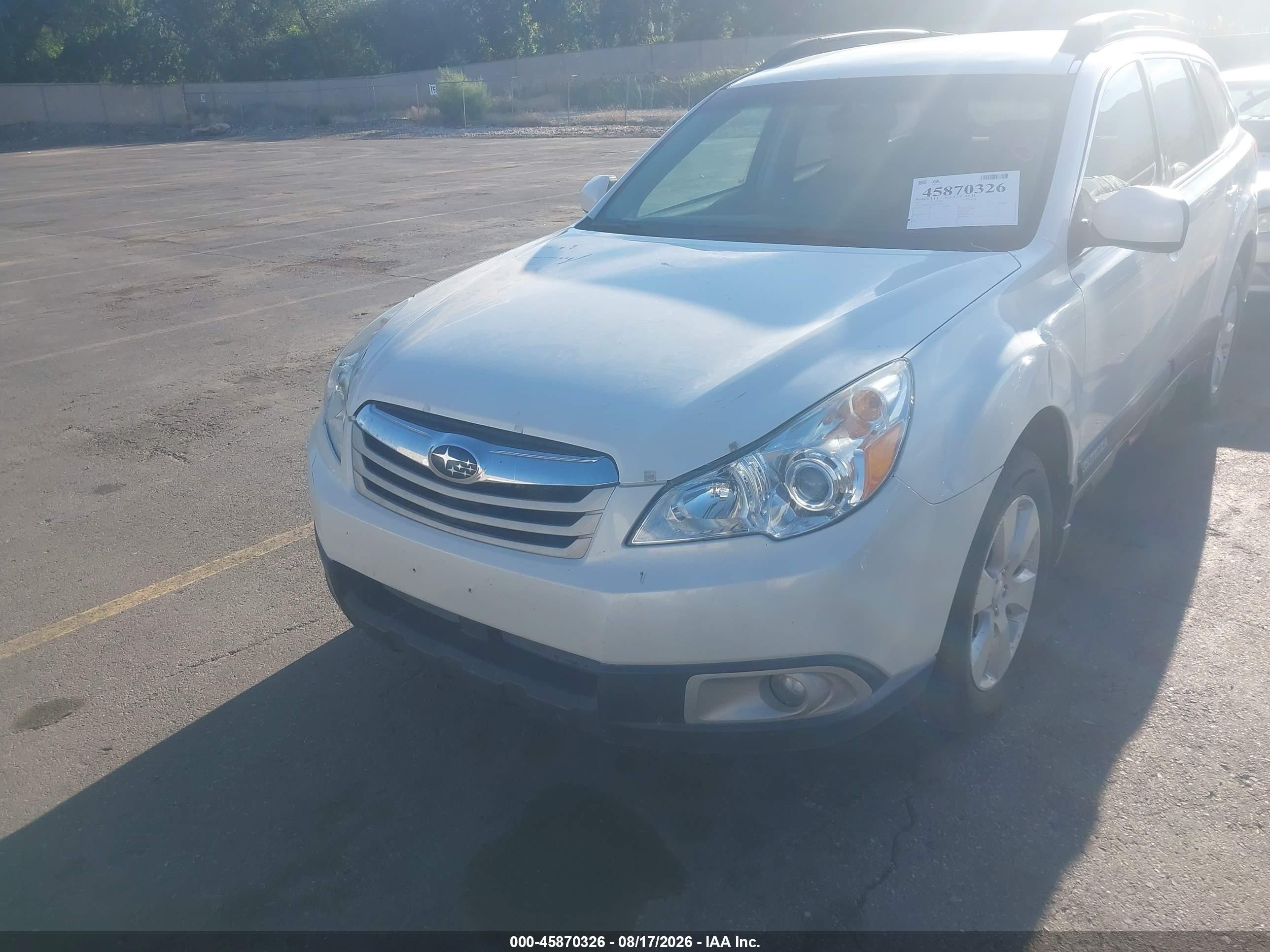 2011 Subaru Outback 2.5i Premium White vin: 4S4BRBCC0B3397092