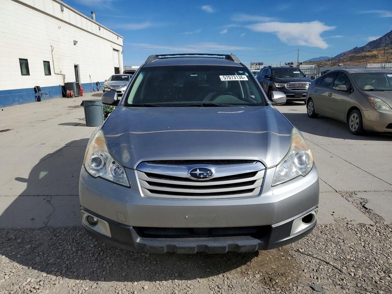 2011 Subaru Outback 2.5i Premium Gray vin: 4S4BRBCC0B3415655