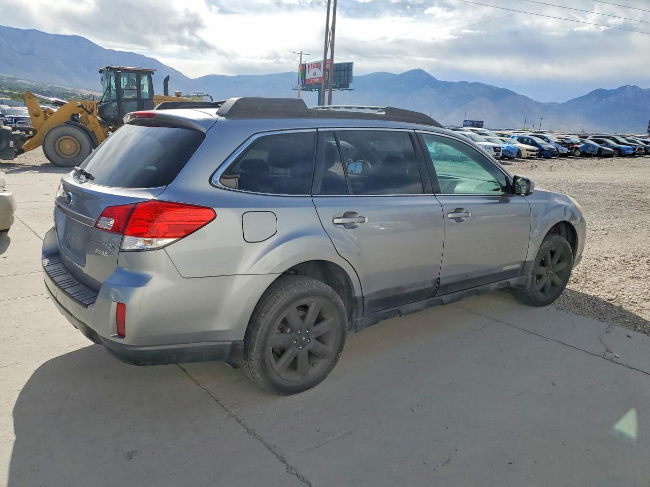 2011 Subaru Outback 2.5i Premium Gray vin: 4S4BRBCC0B3415655