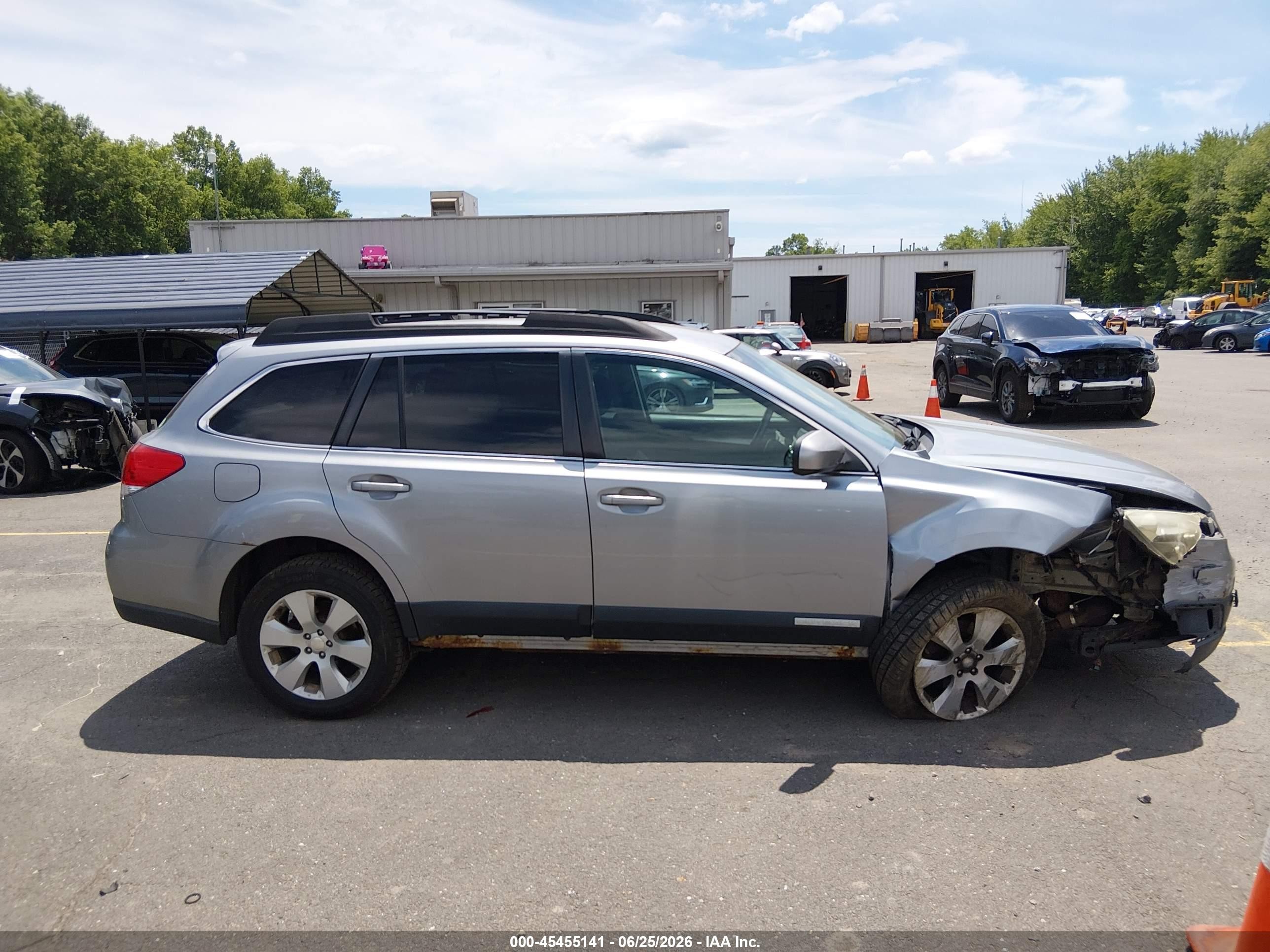 2011 Subaru Outback 2.5i Premium Gray vin: 4S4BRBCC0B3433007