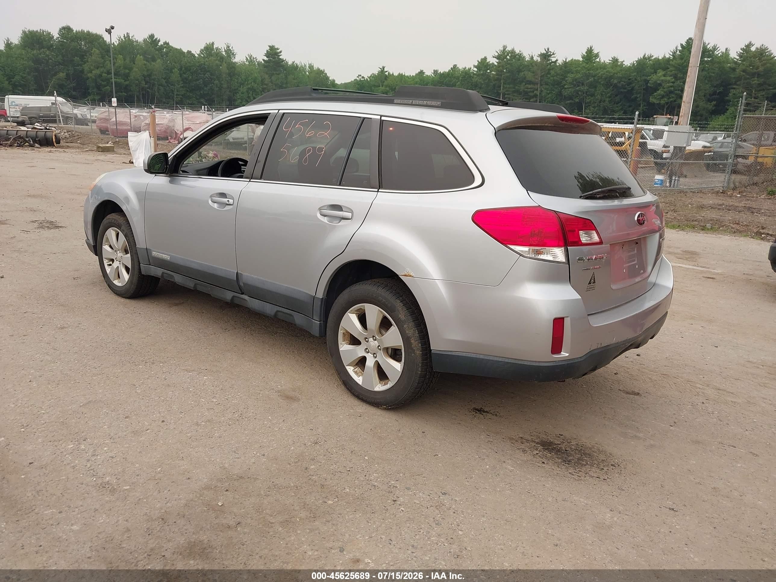 2012 Subaru Outback 2.5i Premium Silver vin: 4S4BRBCC0C1258917