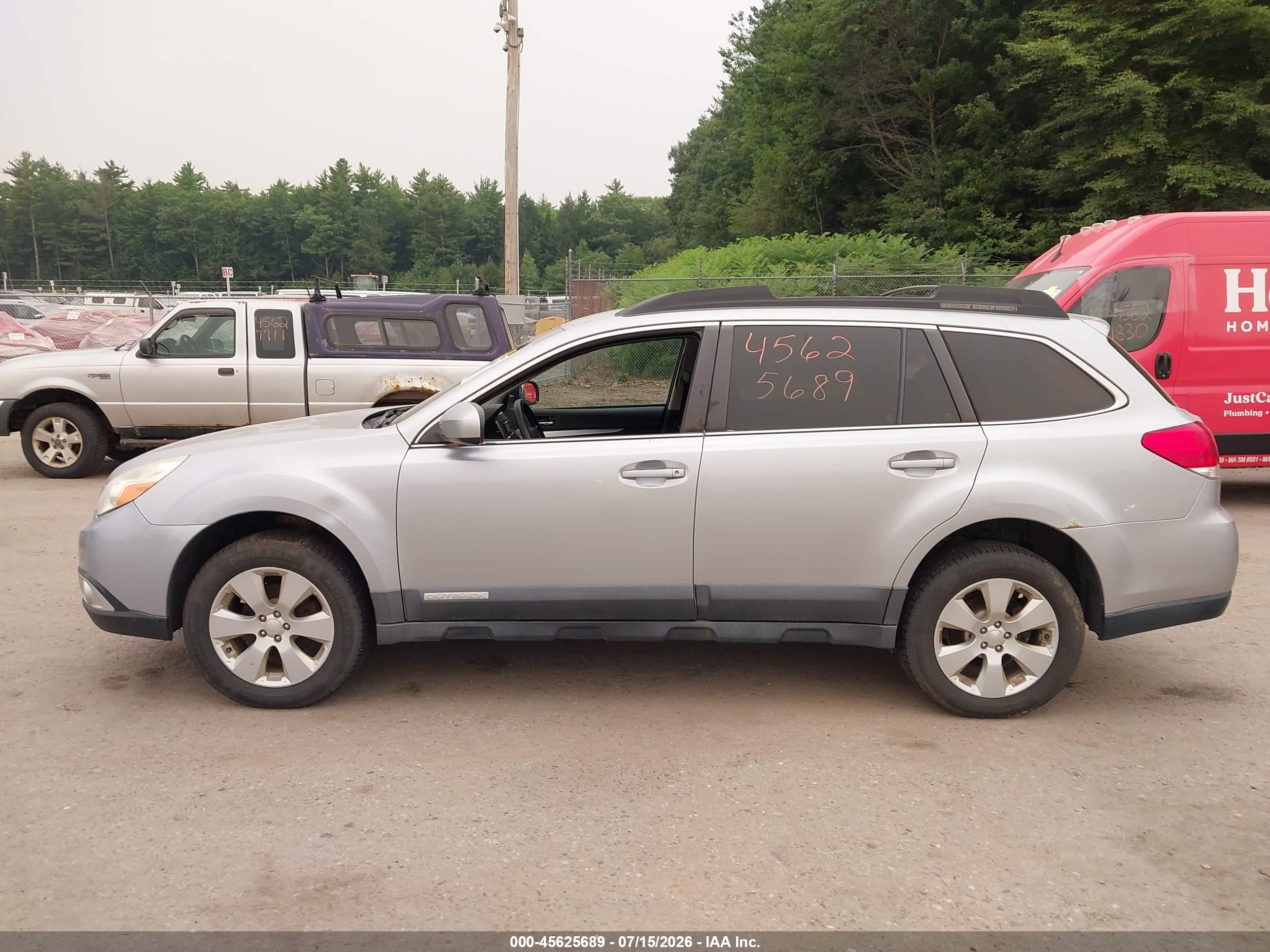 2012 Subaru Outback 2.5i Premium Silver vin: 4S4BRBCC0C1258917
