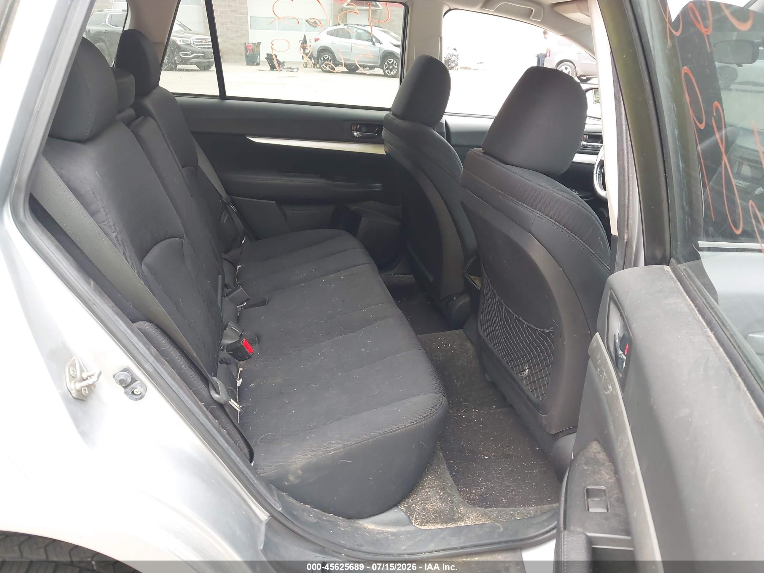 2012 Subaru Outback 2.5i Premium Silver vin: 4S4BRBCC0C1258917