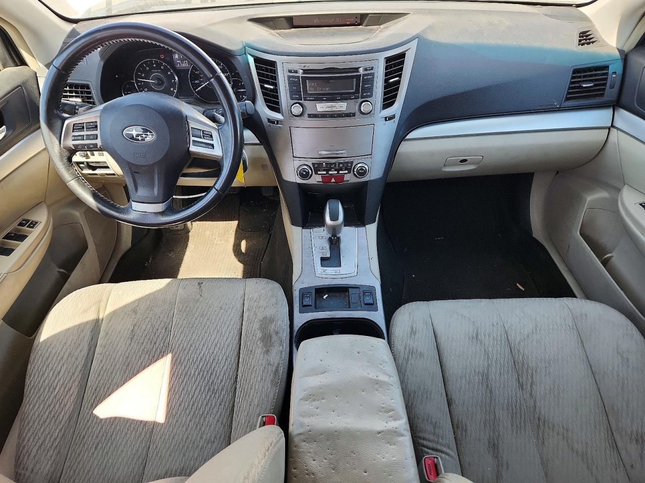 2012 Subaru Outback 2.5i Premium White vin: 4S4BRBCC0C3209513