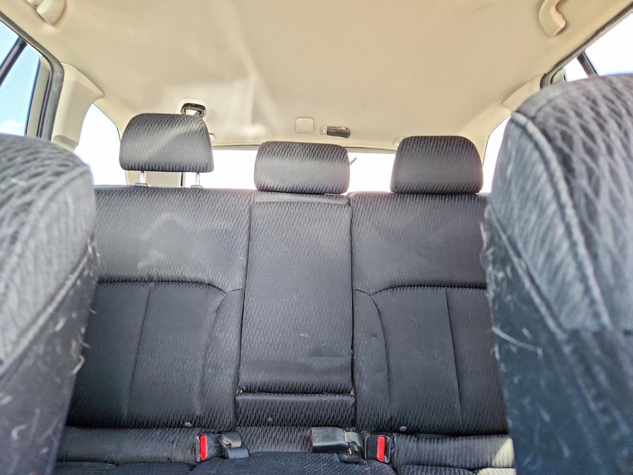 2012 Subaru Outback 2.5i Premium Silver vin: 4S4BRBCC0C3237344