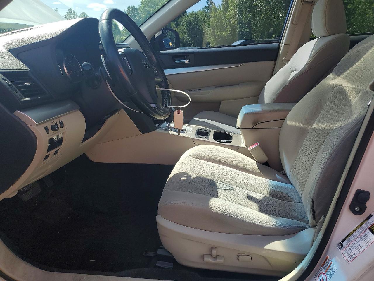 2013 Subaru Outback 2.5i Premium Белый vin: 4S4BRBCC0D3209707