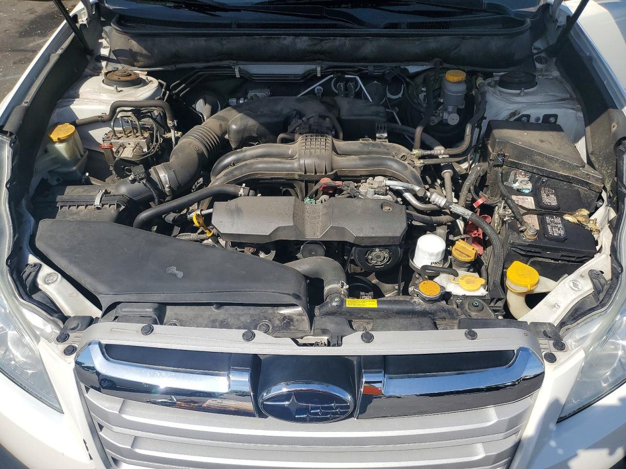 2013 Subaru Outback 2.5i Premium Белый vin: 4S4BRBCC0D3209707