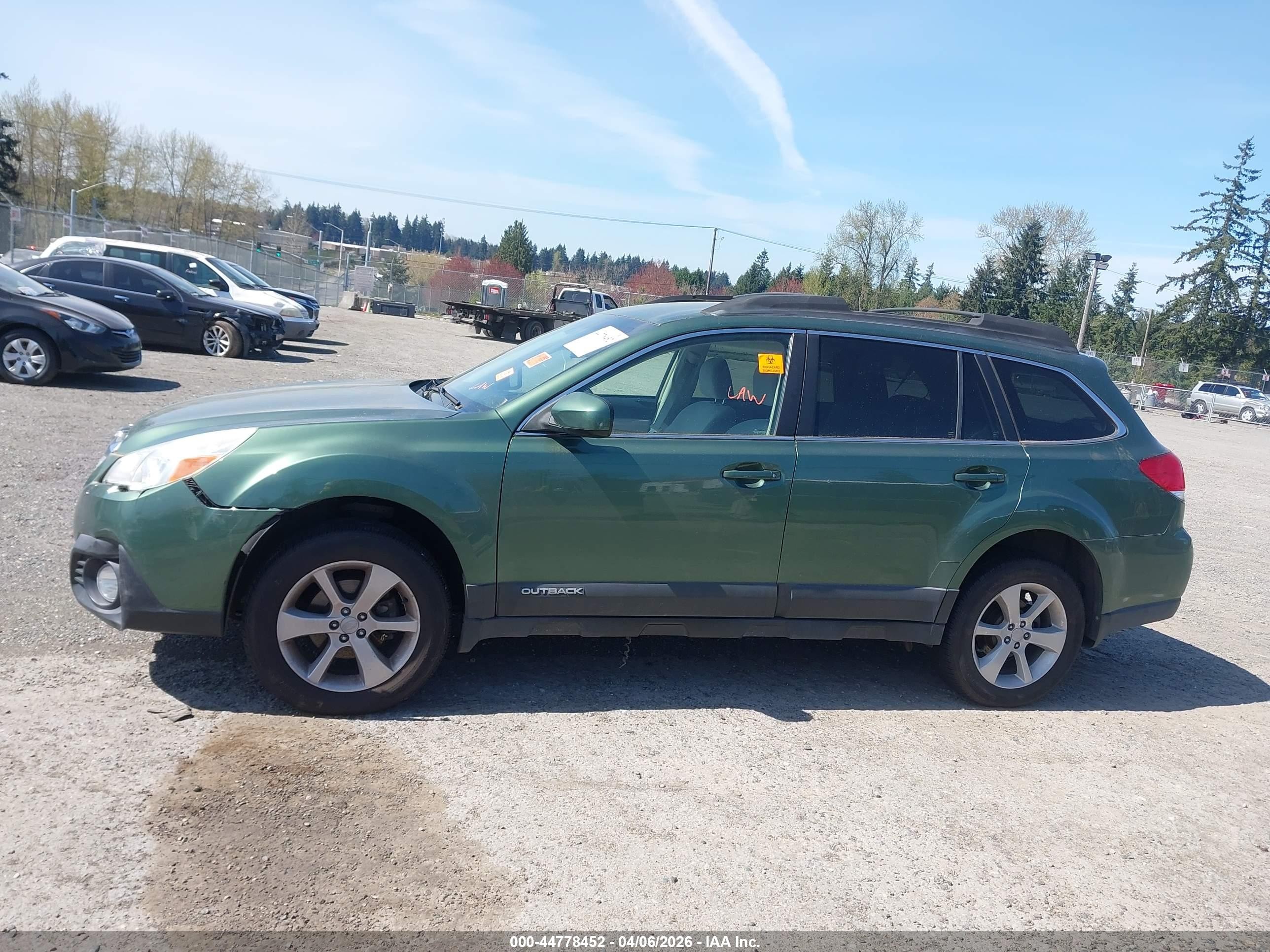 2013 Subaru Outback 2.5i Premium Green vin: 4S4BRBCC0D3237085