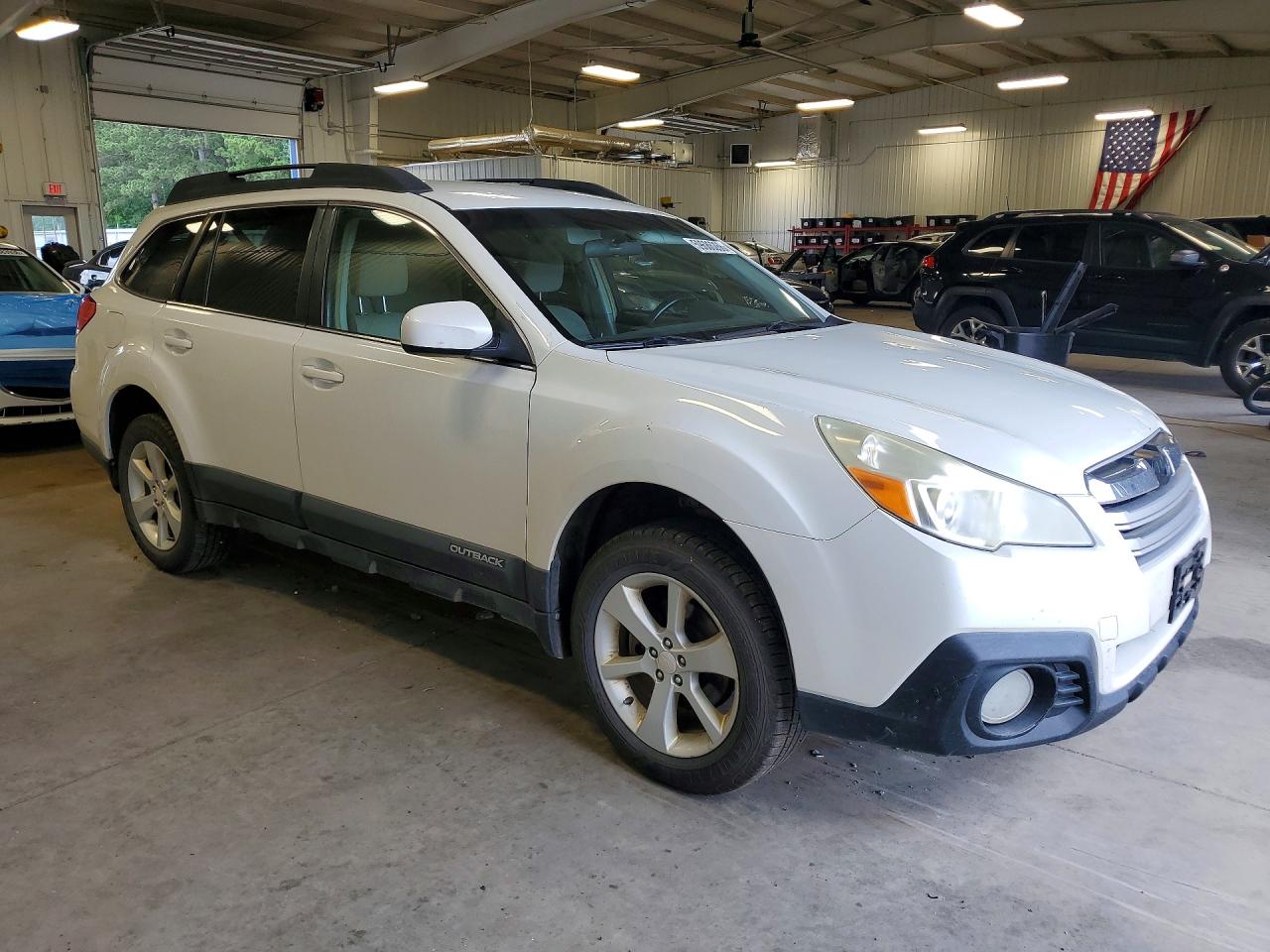 2013 Subaru Outback 2.5i Premium White vin: 4S4BRBCC0D3318054
