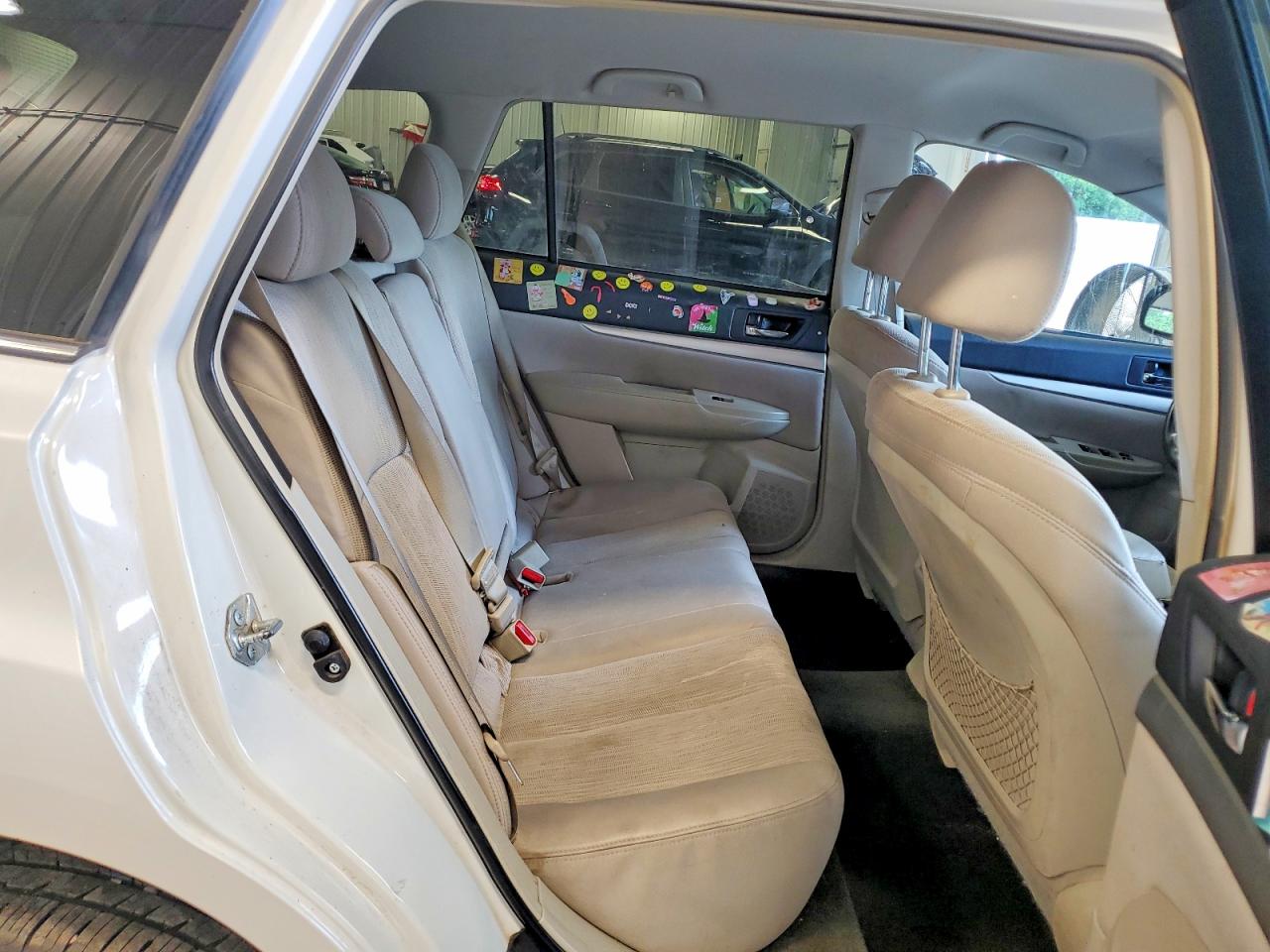 2013 Subaru Outback 2.5i Premium White vin: 4S4BRBCC0D3318054