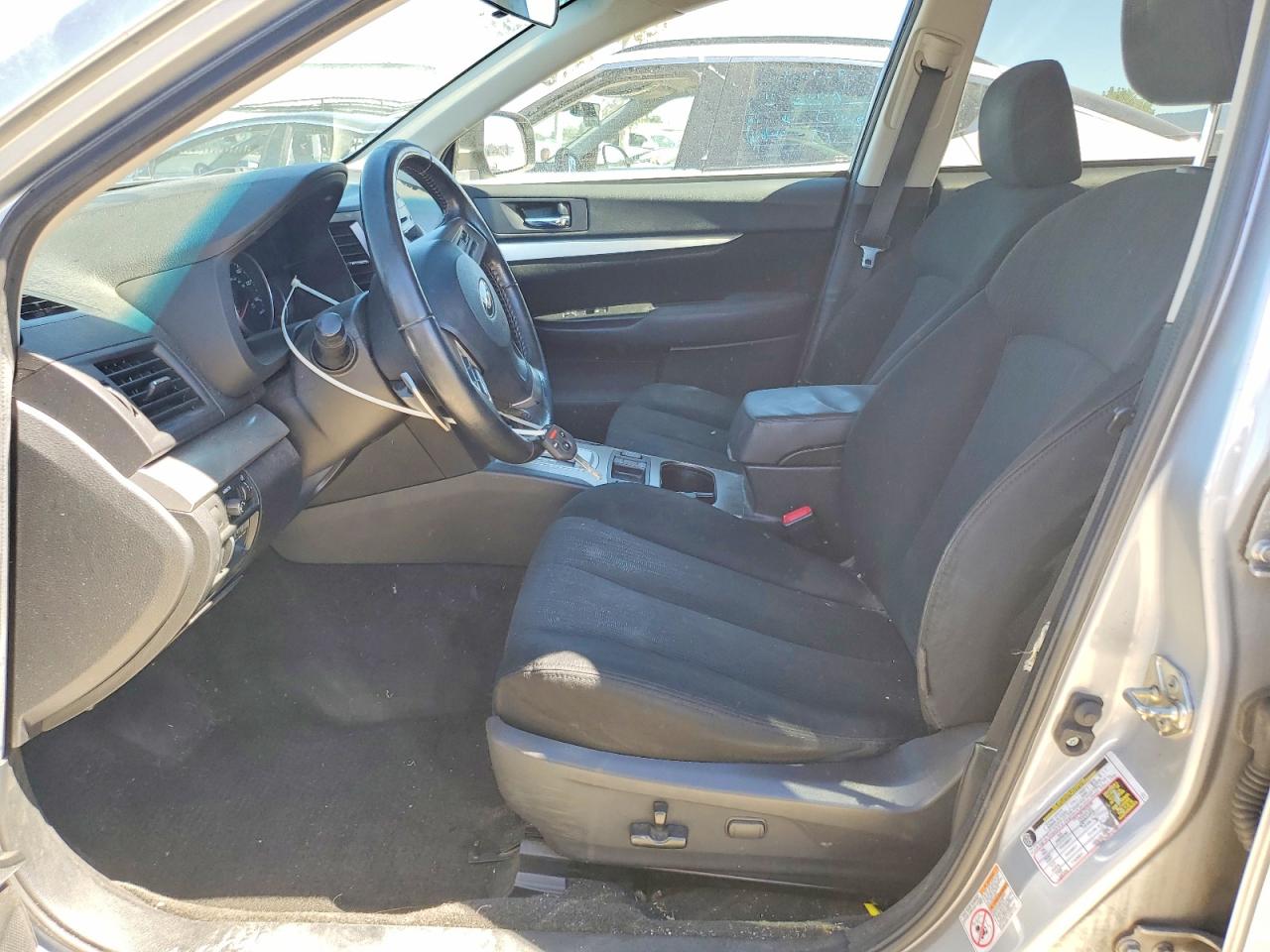 2014 Subaru Outback 2.5i Premium Silver vin: 4S4BRBCC0E3204332