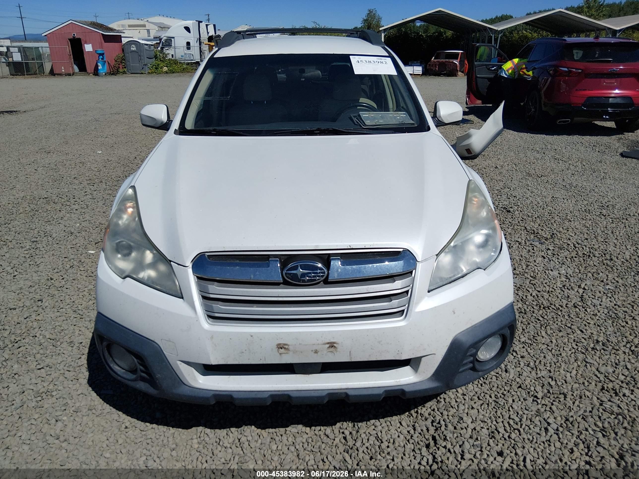 2014 Subaru Outback 2.5i Premium White vin: 4S4BRBCC0E3226525