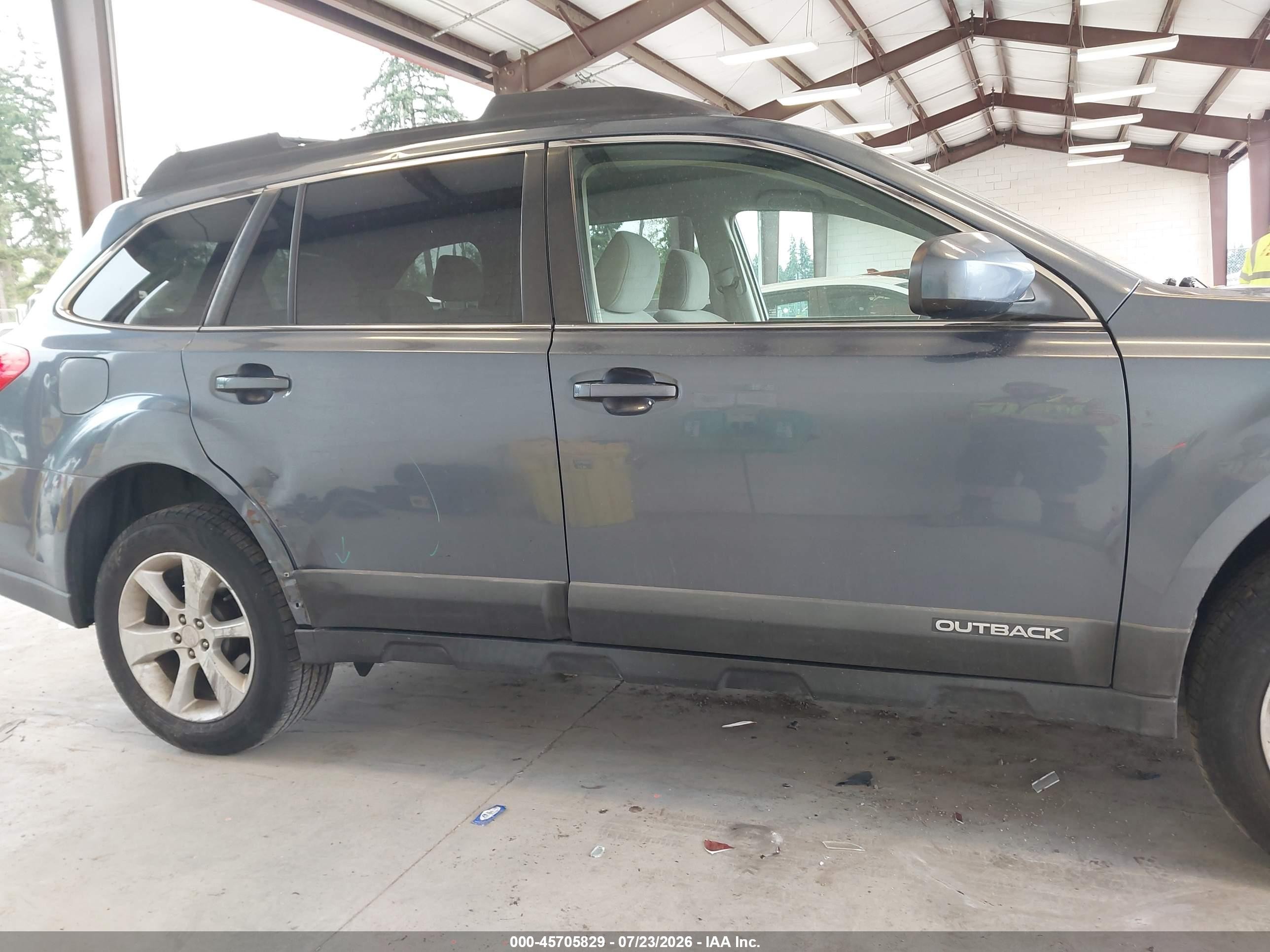 2014 Subaru Outback 2.5i Premium Blue vin: 4S4BRBCC0E3252929