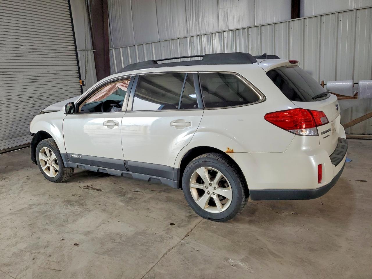 2014 Subaru Outback 2.5i Premium White vin: 4S4BRBCC0E3279855