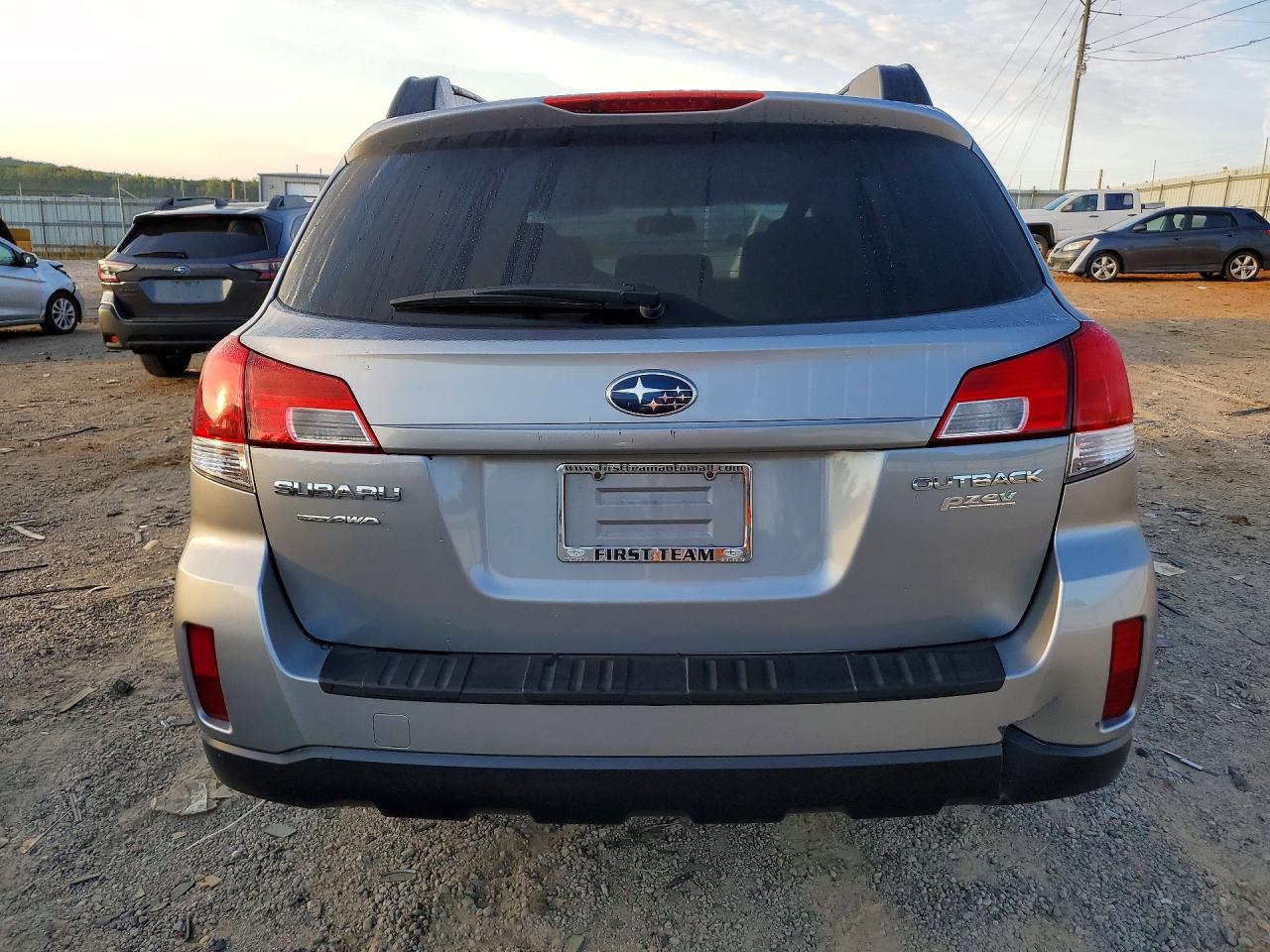 2010 Subaru Outback 2.5i Premium Gray vin: 4S4BRBCC1A3362933