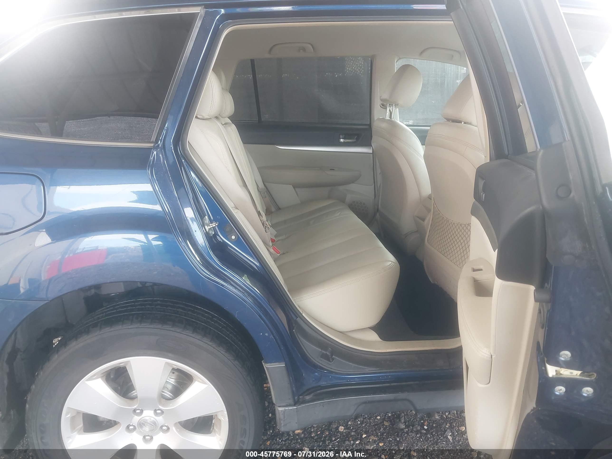 2010 Subaru Outback 2.5i Premium Blue vin: 4S4BRBCC1A3375780