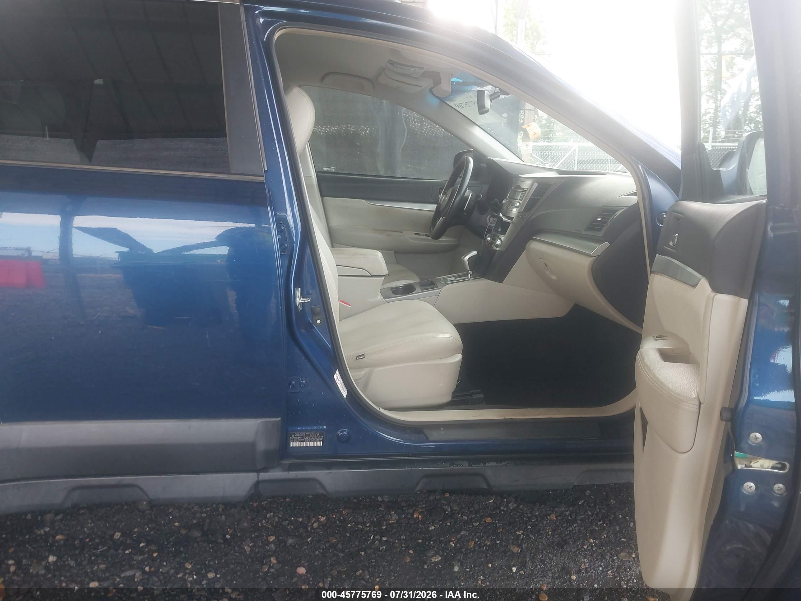 2010 Subaru Outback 2.5i Premium Blue vin: 4S4BRBCC1A3375780