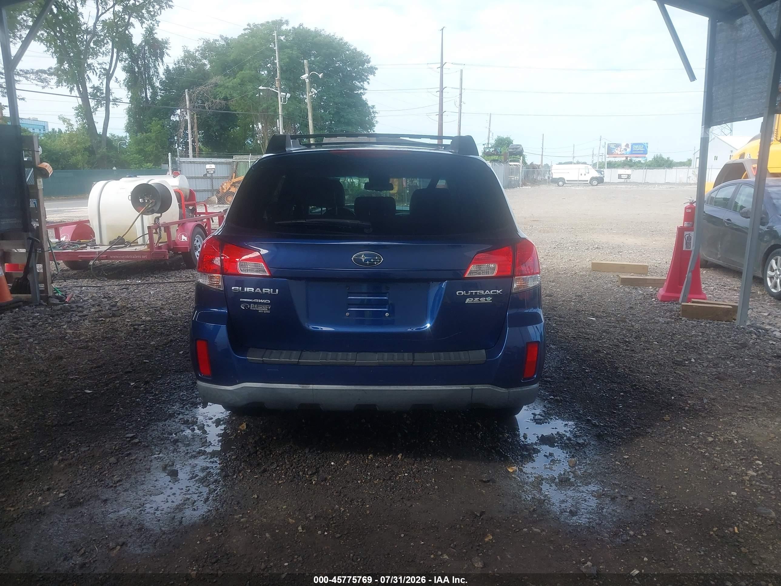 2010 Subaru Outback 2.5i Premium Blue vin: 4S4BRBCC1A3375780