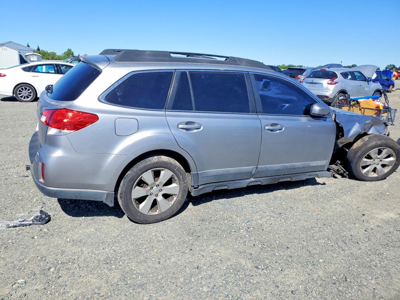2010 Subaru Outback 2.5i Premium Silver vin: 4S4BRBCC1A3385287