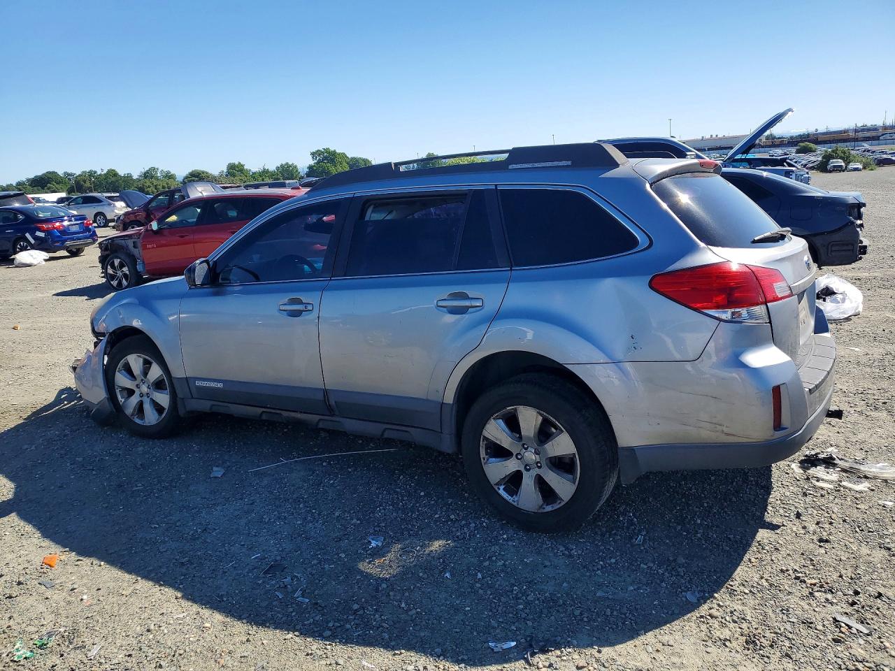 2010 Subaru Outback 2.5i Premium Silver vin: 4S4BRBCC1A3385287