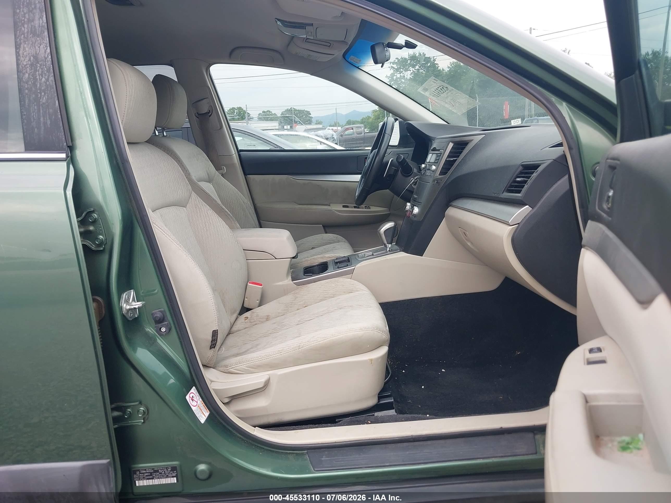 2011 Subaru Outback 2.5i Premium Green vin: 4S4BRBCC1B3315502