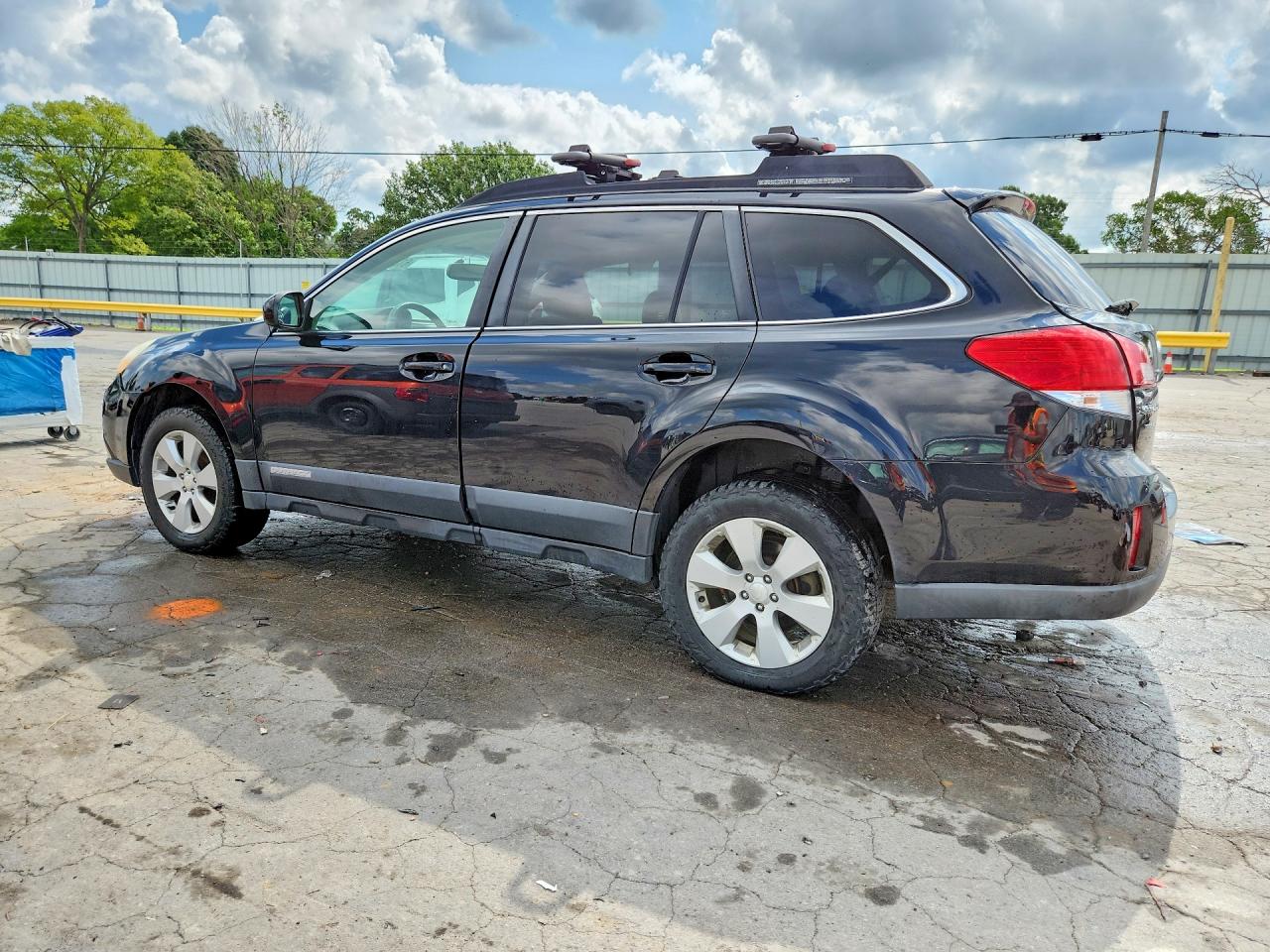 2011 Subaru Outback 2.5i Premium Black vin: 4S4BRBCC1B3354834