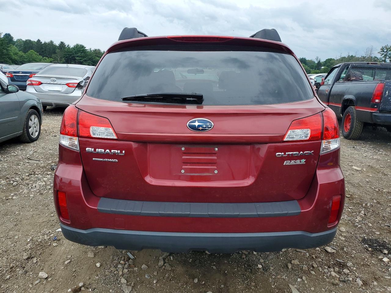 2011 Subaru Outback 2.5i Premium Red vin: 4S4BRBCC1B3387395
