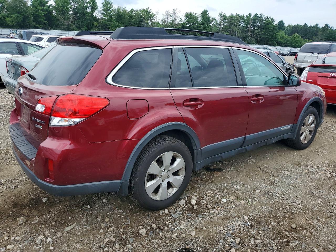 2011 Subaru Outback 2.5i Premium Red vin: 4S4BRBCC1B3387395