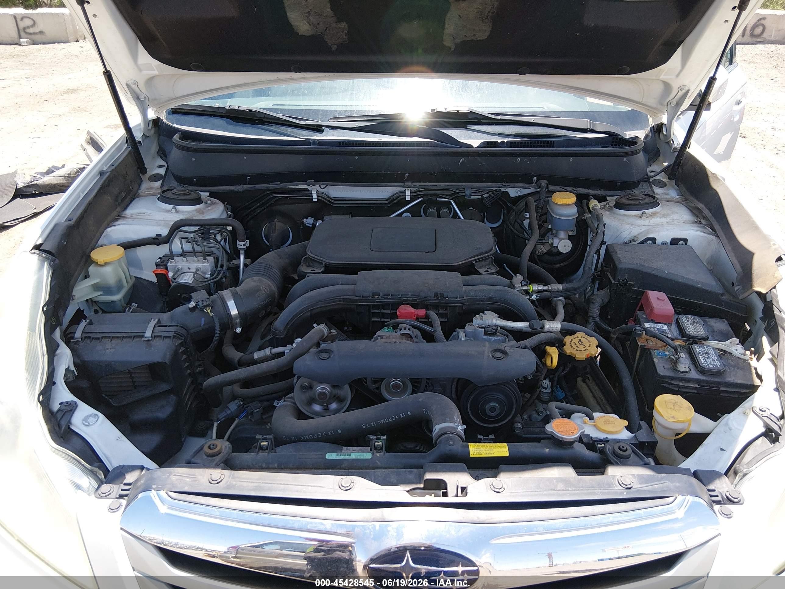 2012 Subaru Outback 2.5i Premium Белый vin: 4S4BRBCC1C3227602