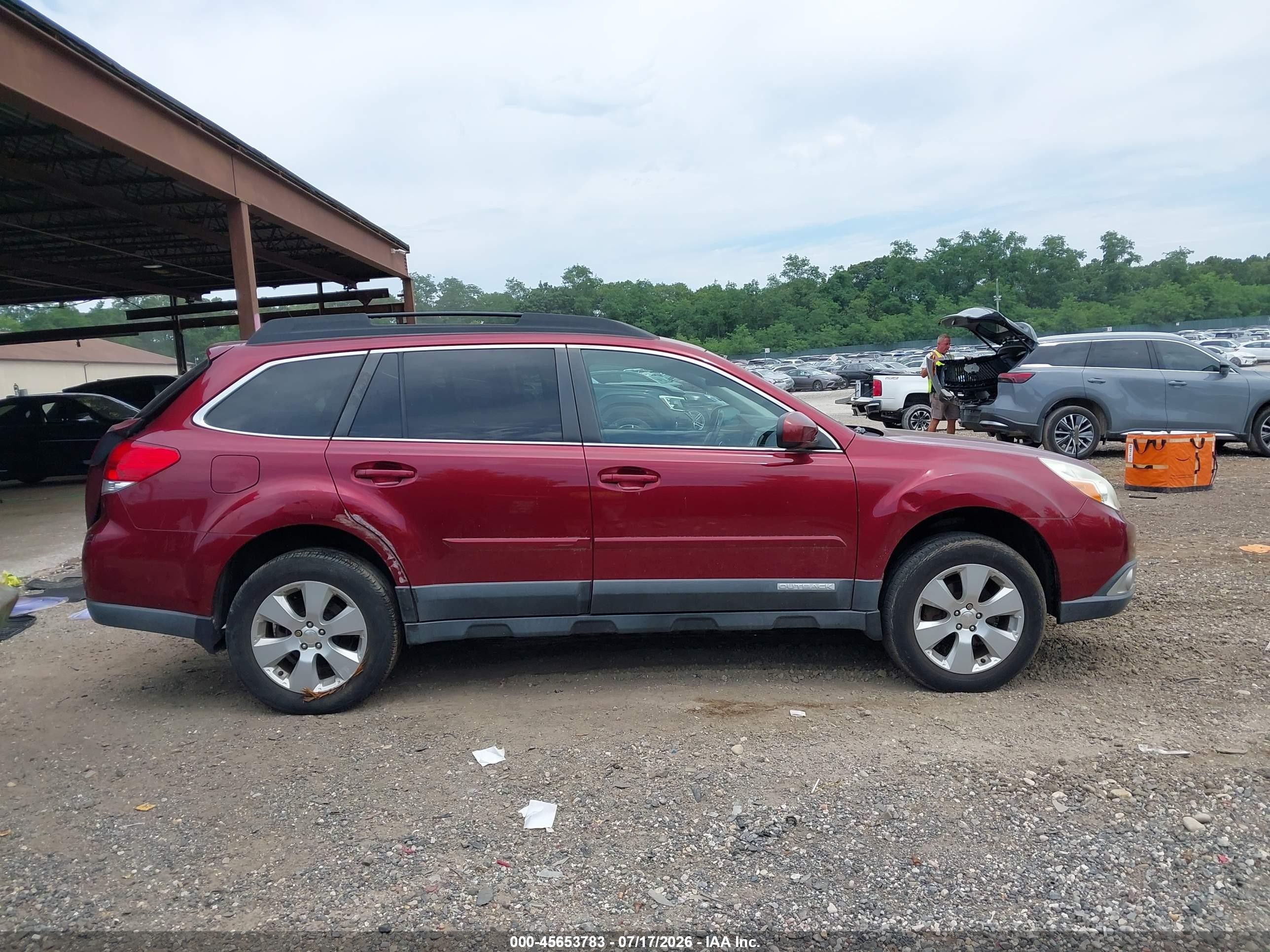 2012 Subaru Outback 2.5i Premium Red vin: 4S4BRBCC1C3276413