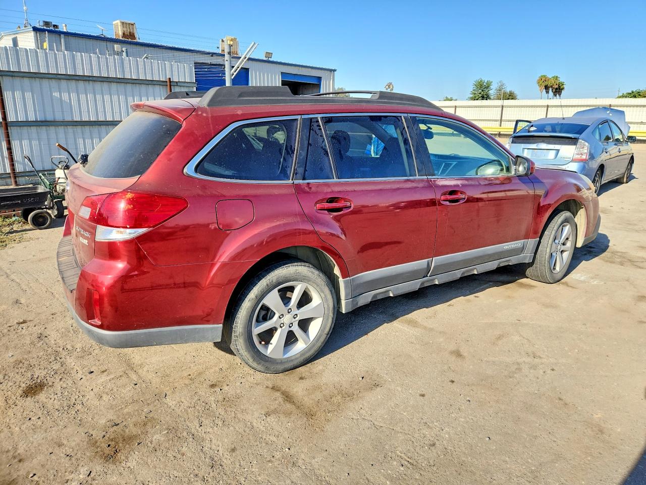 2013 Subaru Outback 2.5i Premium Burgundy vin: 4S4BRBCC1D3205312