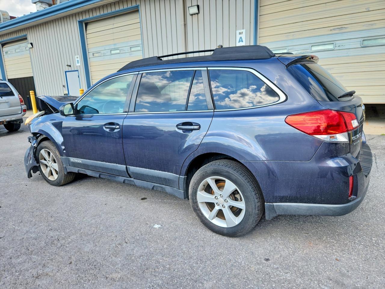 2013 Subaru Outback 2.5i Premium Blue vin: 4S4BRBCC1D3207805