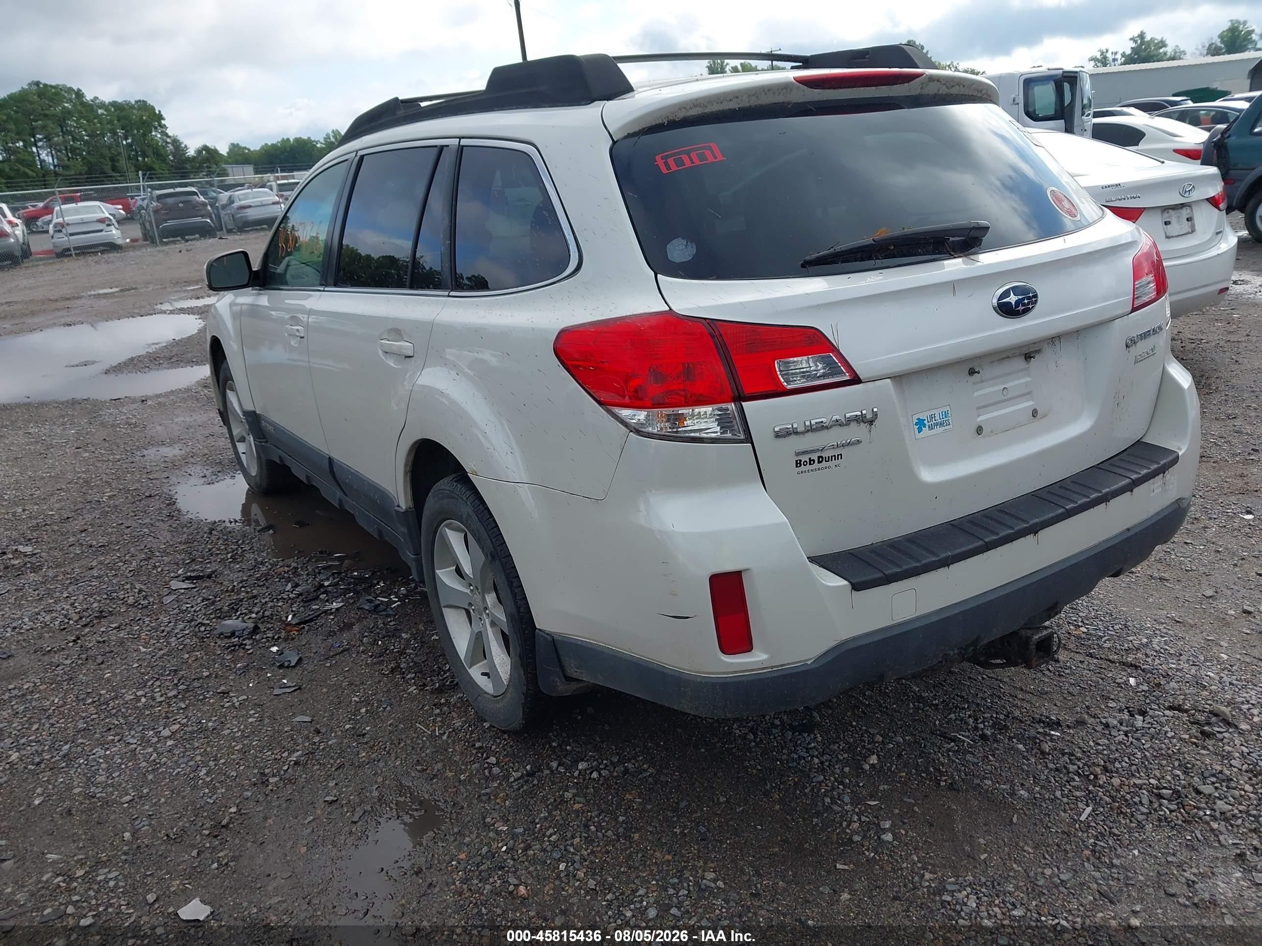2013 Subaru Outback 2.5i Premium White vin: 4S4BRBCC1D3227262