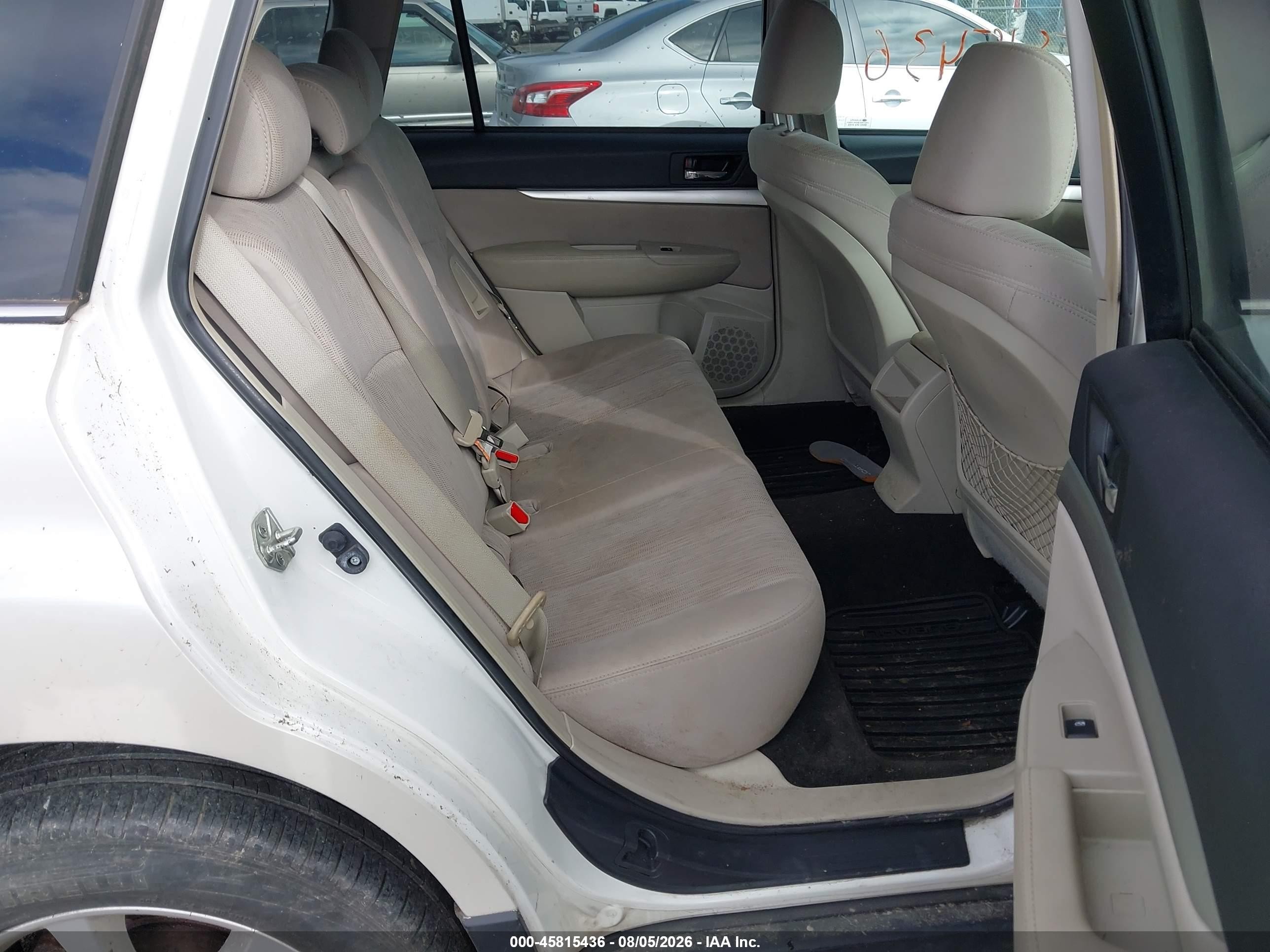 2013 Subaru Outback 2.5i Premium White vin: 4S4BRBCC1D3227262