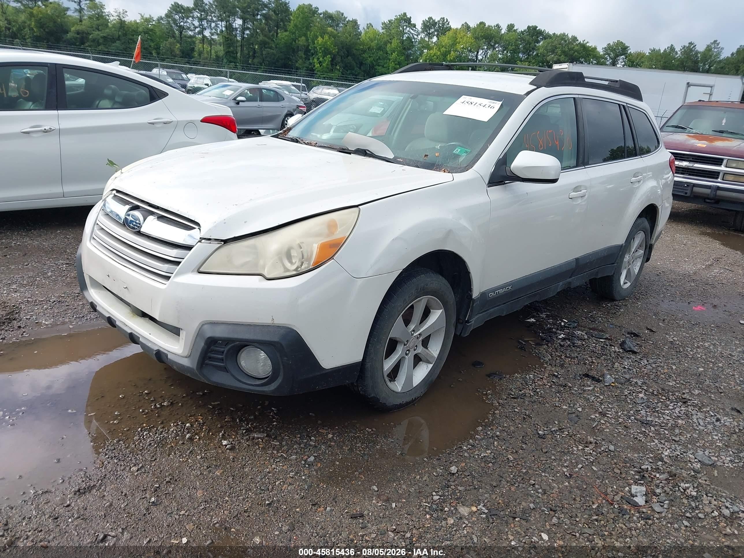 2013 Subaru Outback 2.5i Premium White vin: 4S4BRBCC1D3227262