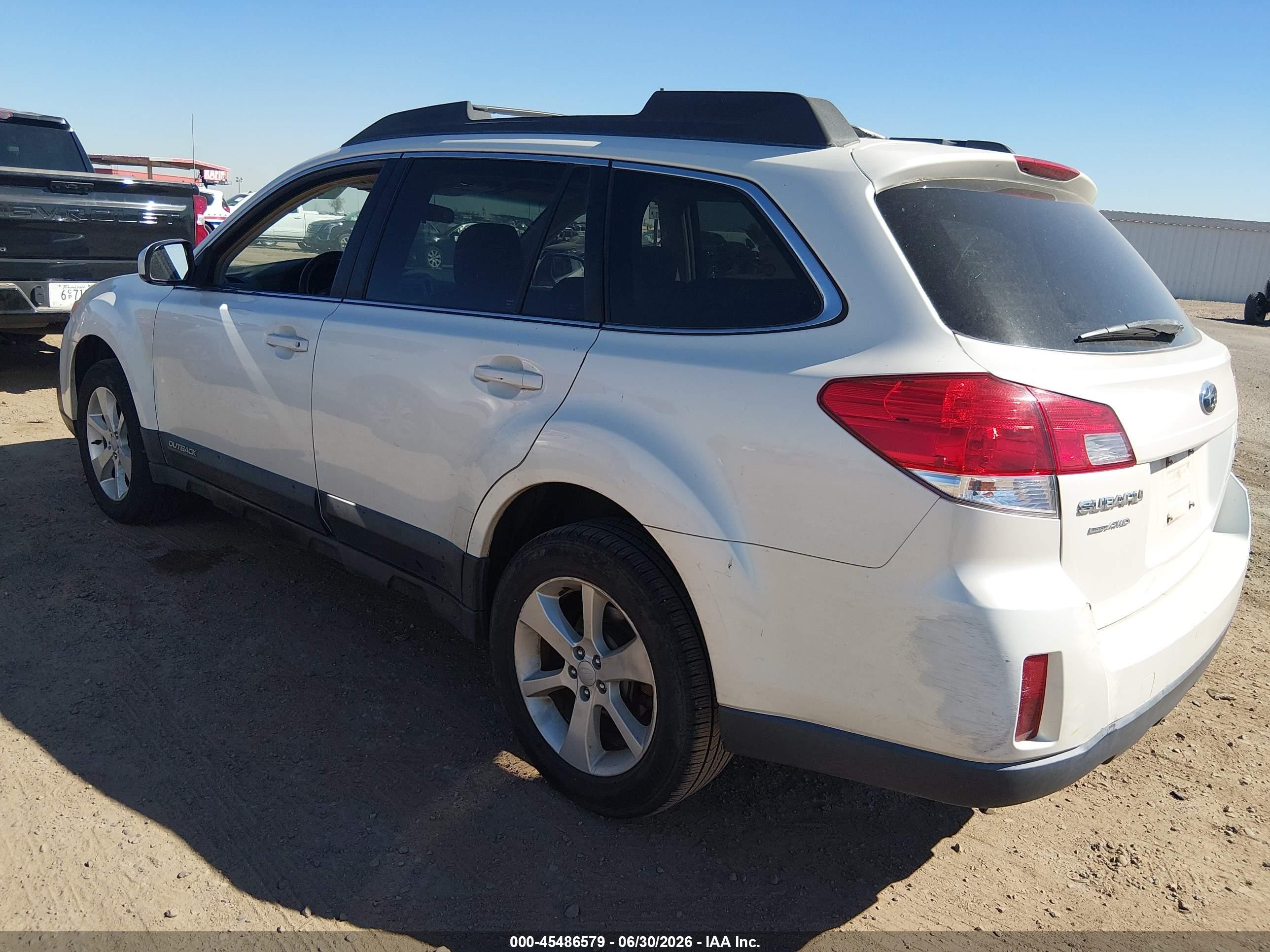 2013 Subaru Outback 2.5i Premium White vin: 4S4BRBCC1D3278552