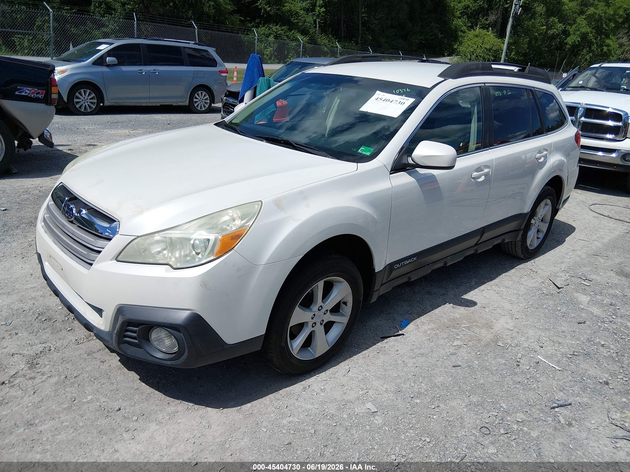 2013 Subaru Outback 2.5i Premium Белый vin: 4S4BRBCC1D3288854