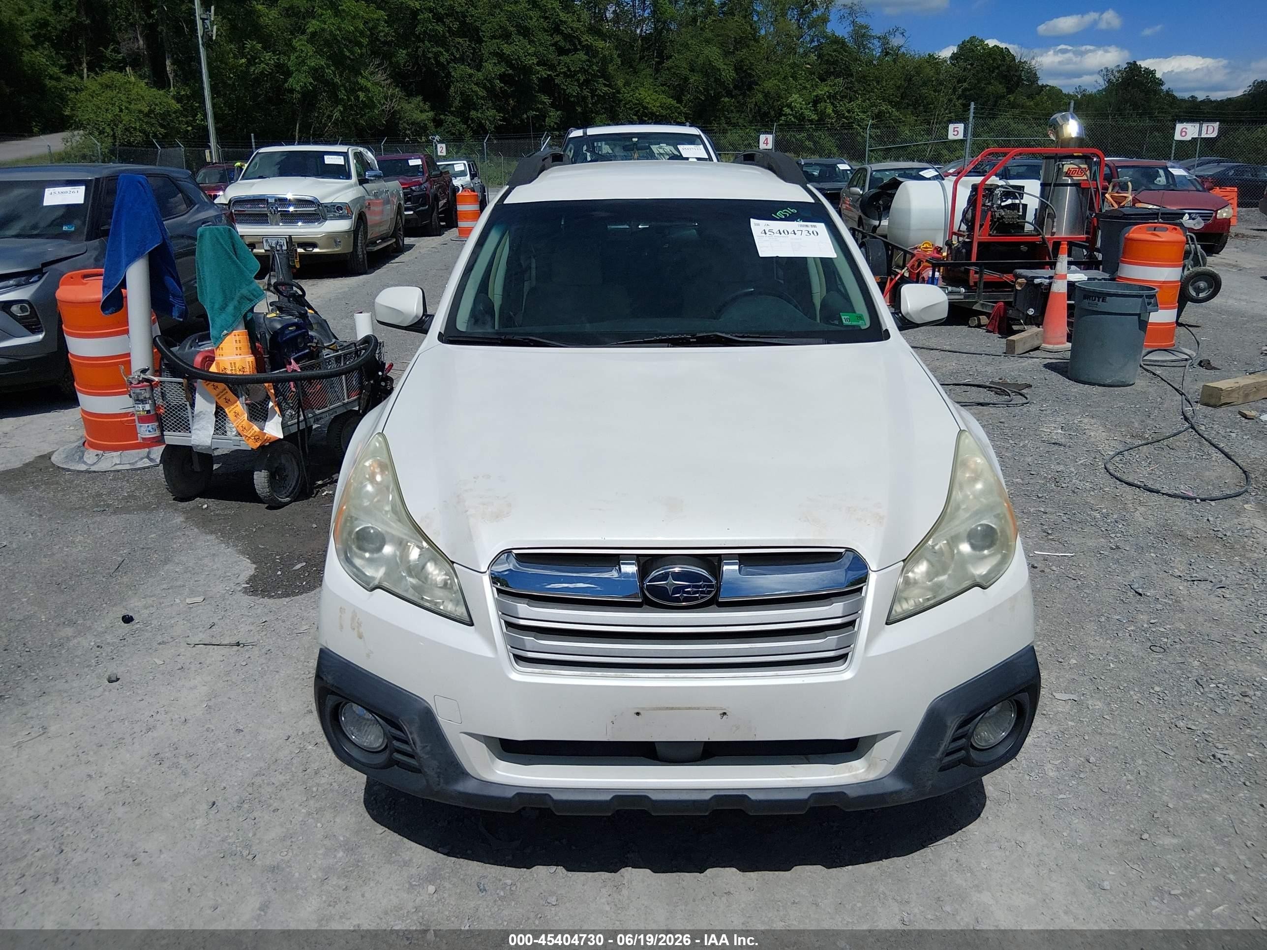 2013 Subaru Outback 2.5i Premium Белый vin: 4S4BRBCC1D3288854
