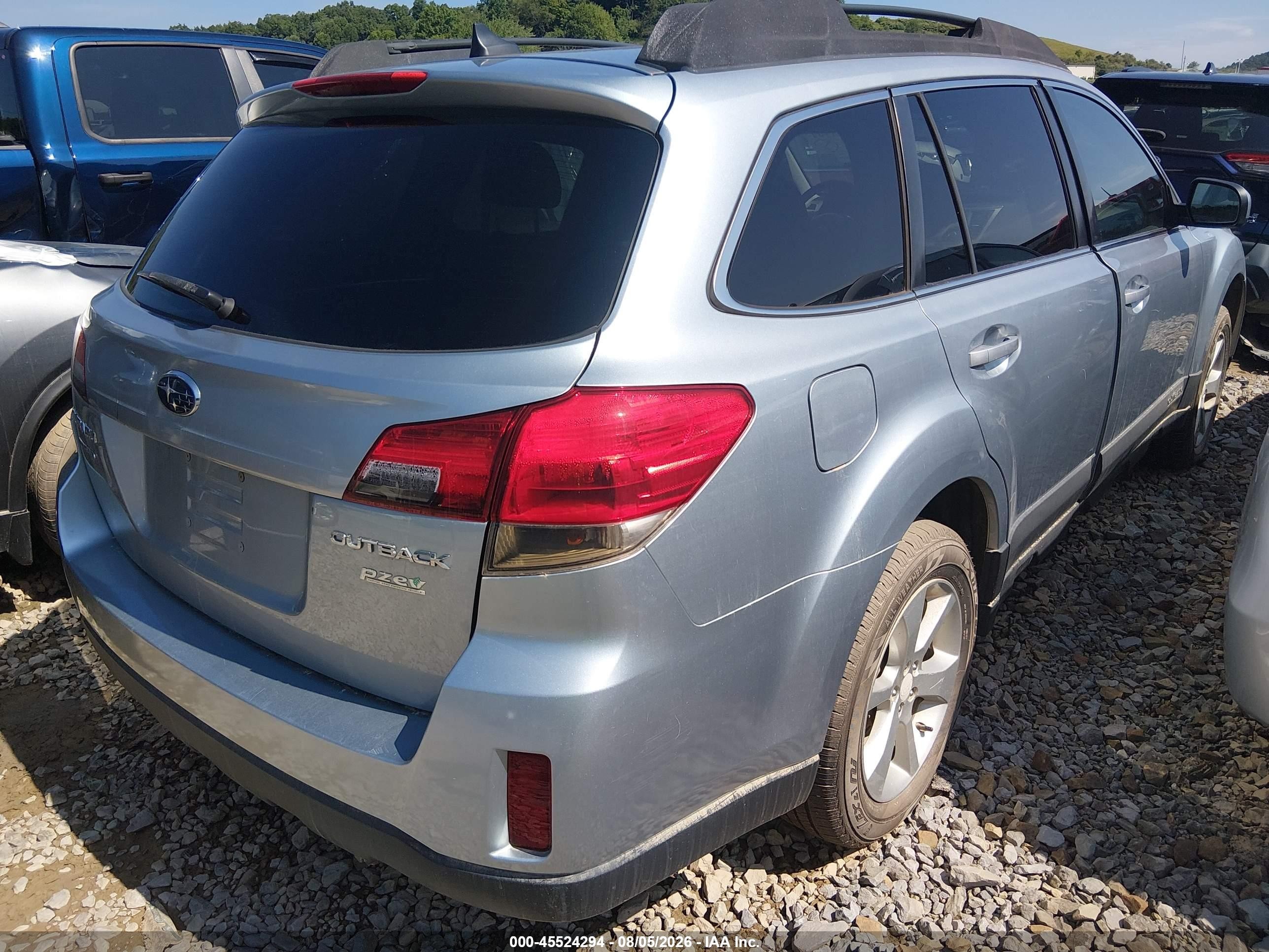 2014 Subaru Outback 2.5i Premium Silver vin: 4S4BRBCC1E3200614