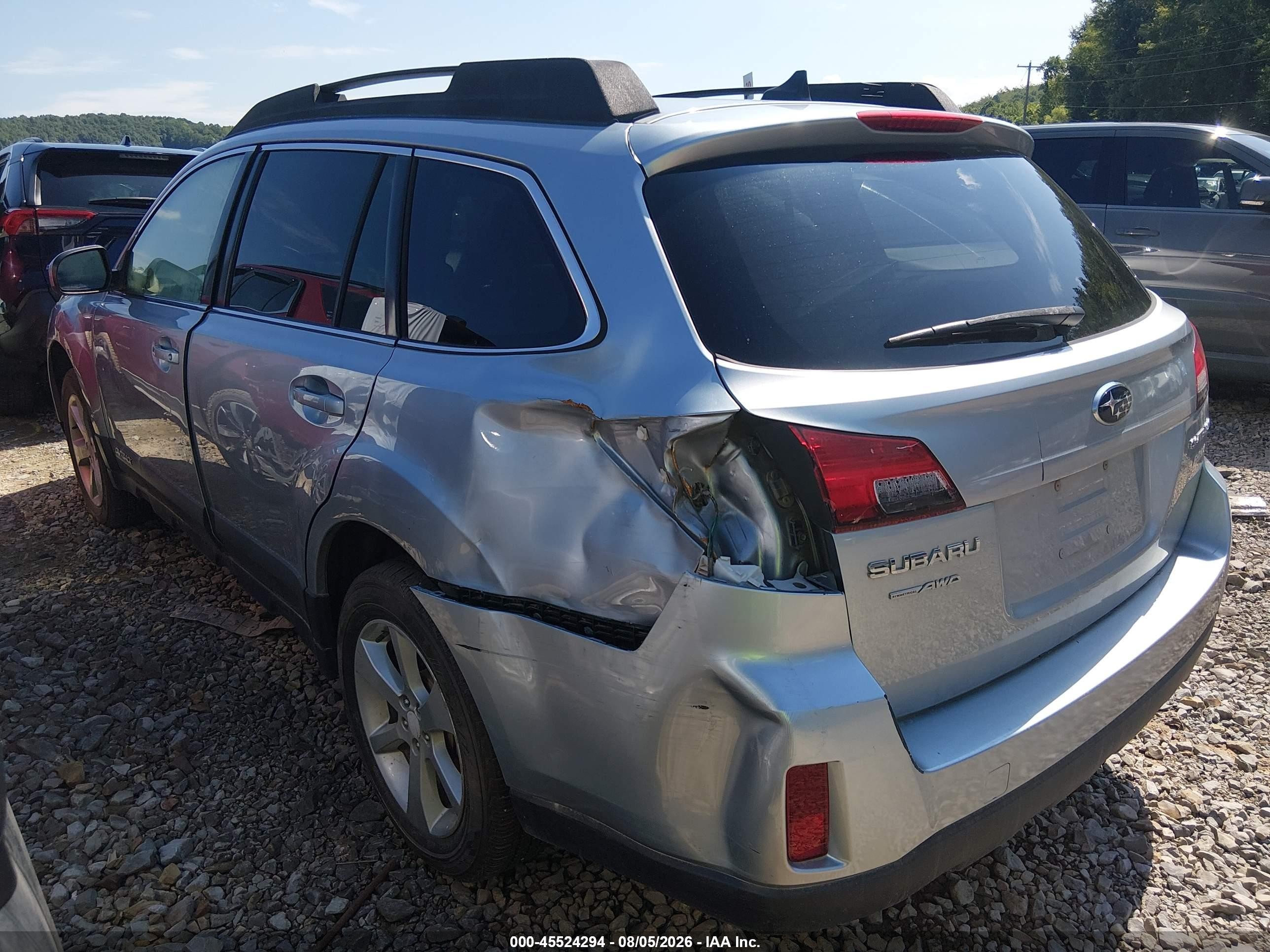 2014 Subaru Outback 2.5i Premium Silver vin: 4S4BRBCC1E3200614