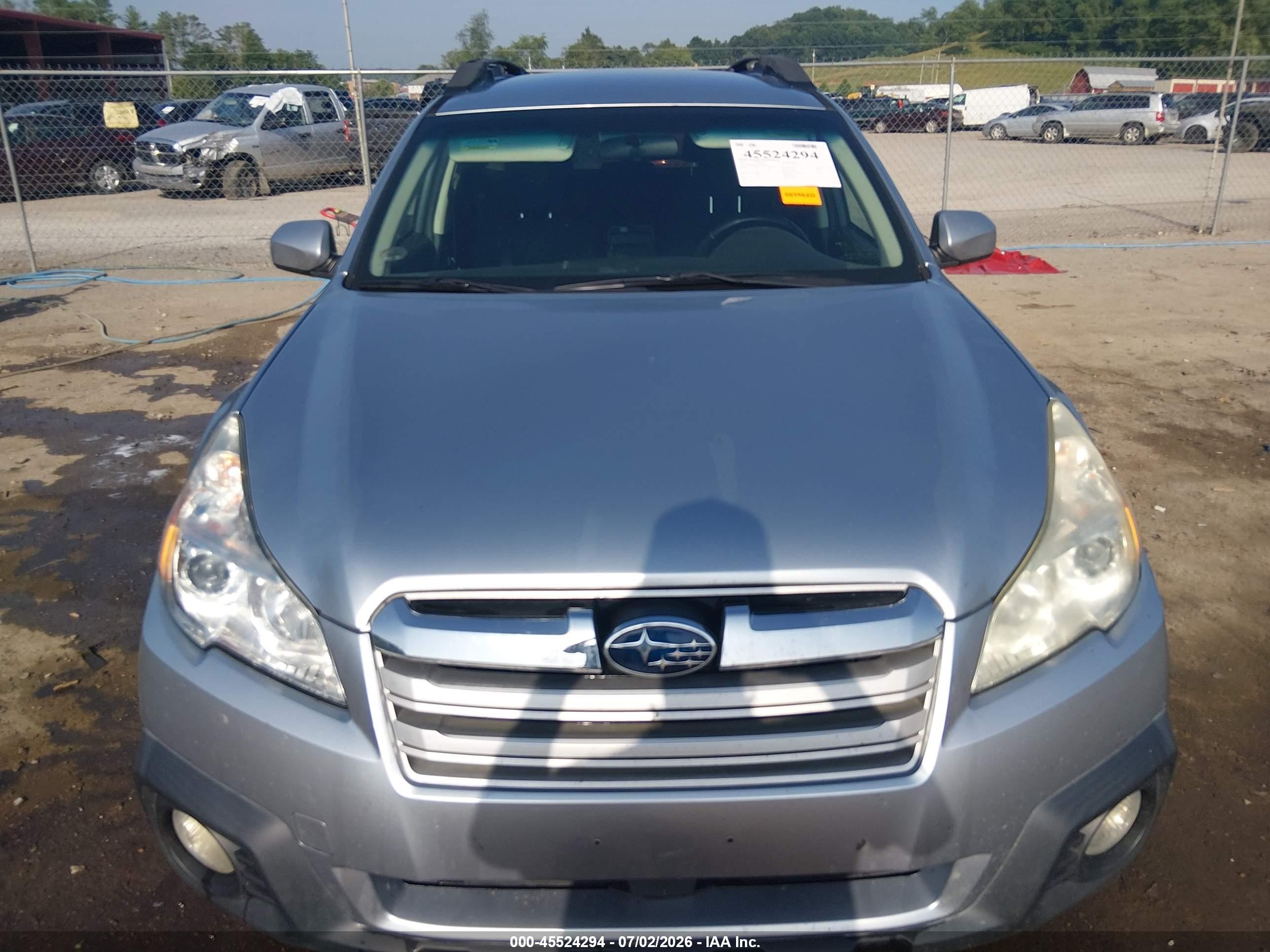 2014 Subaru Outback 2.5i Premium Silver vin: 4S4BRBCC1E3200614