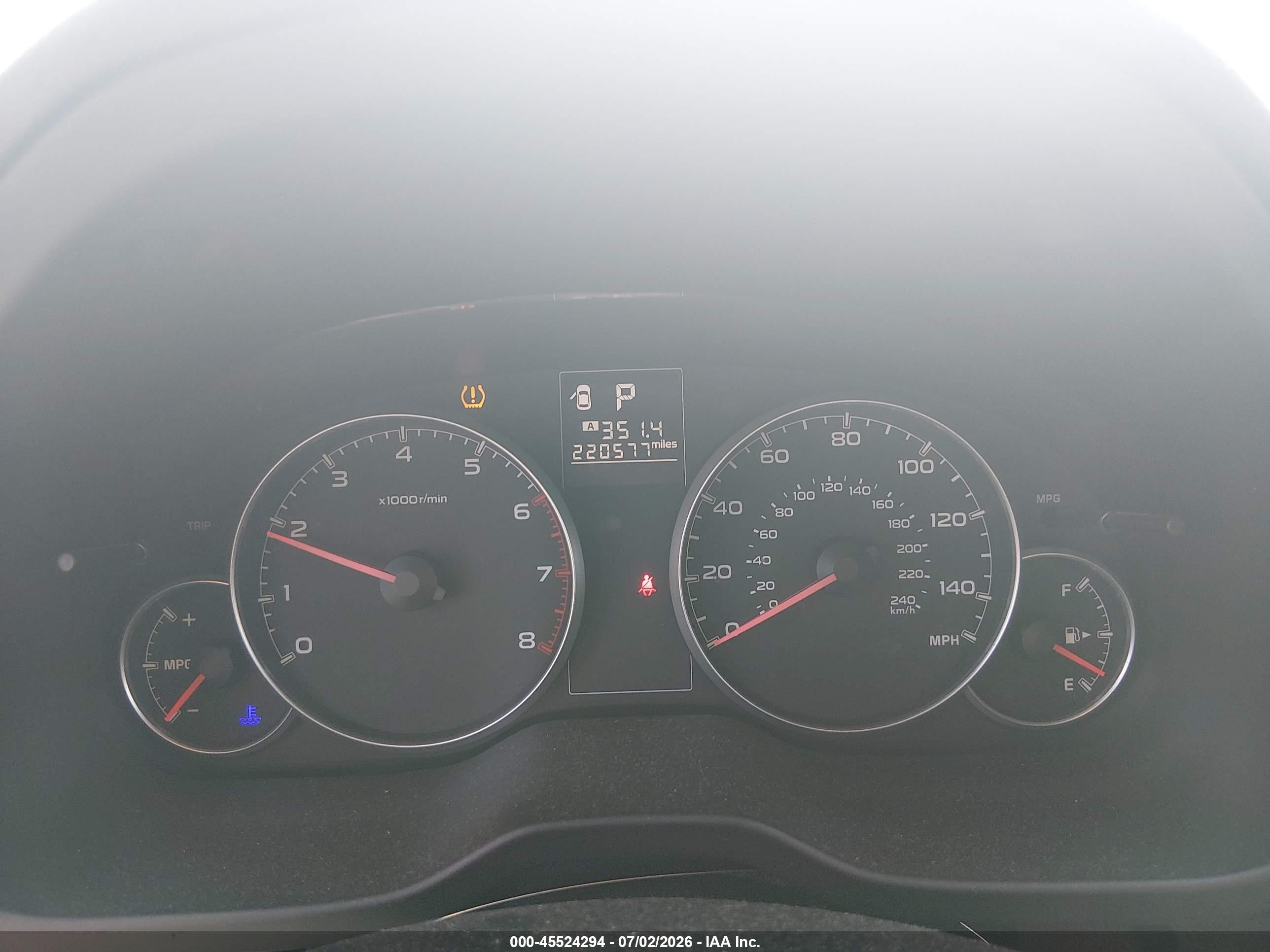 2014 Subaru Outback 2.5i Premium Silver vin: 4S4BRBCC1E3200614