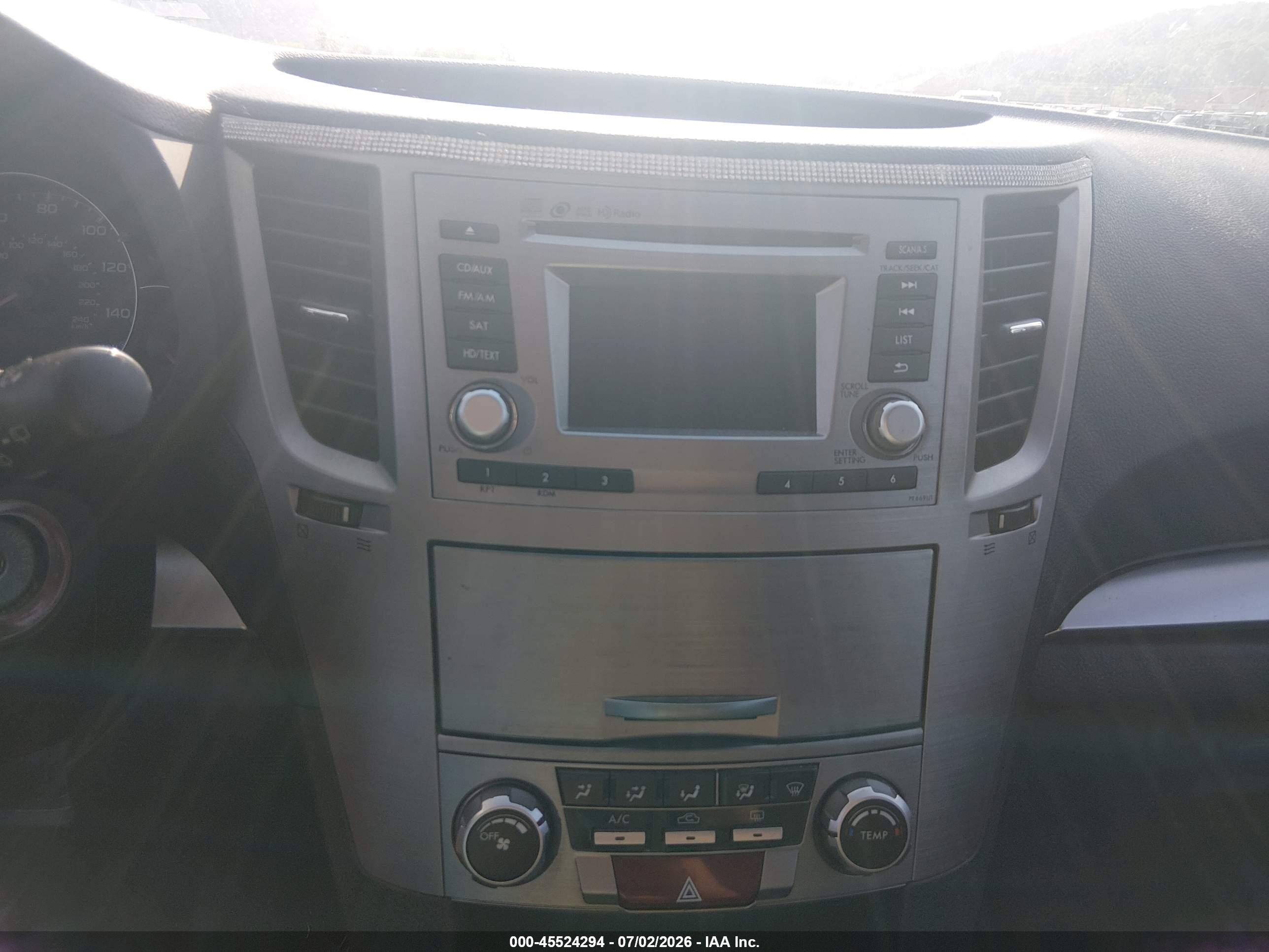 2014 Subaru Outback 2.5i Premium Silver vin: 4S4BRBCC1E3200614
