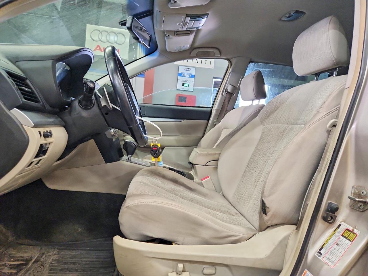 2014 Subaru Outback 2.5i Premium Бежевый vin: 4S4BRBCC1E3222371