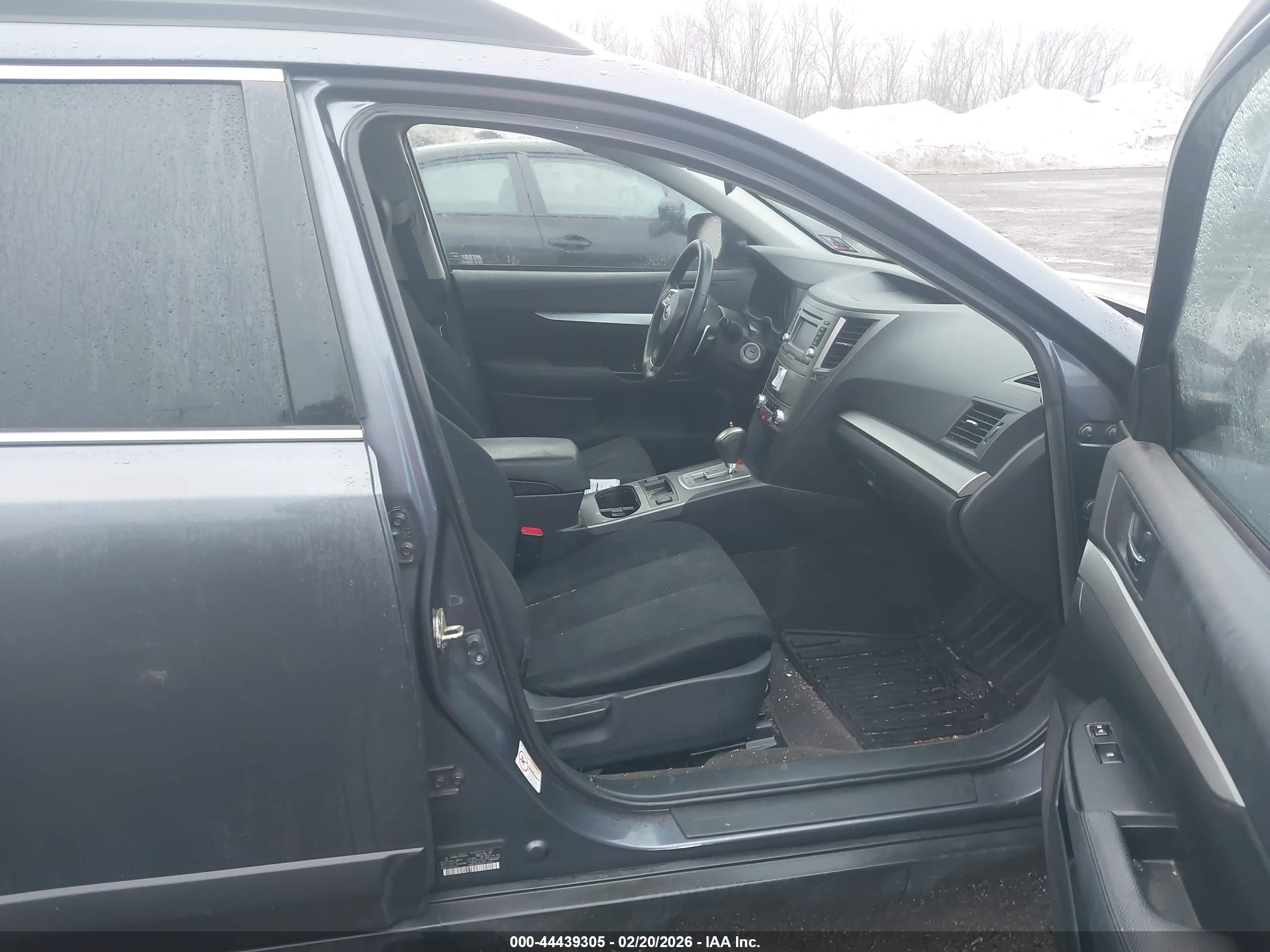 2014 Subaru Outback 2.5i Premium Blue vin: 4S4BRBCC1E3240563