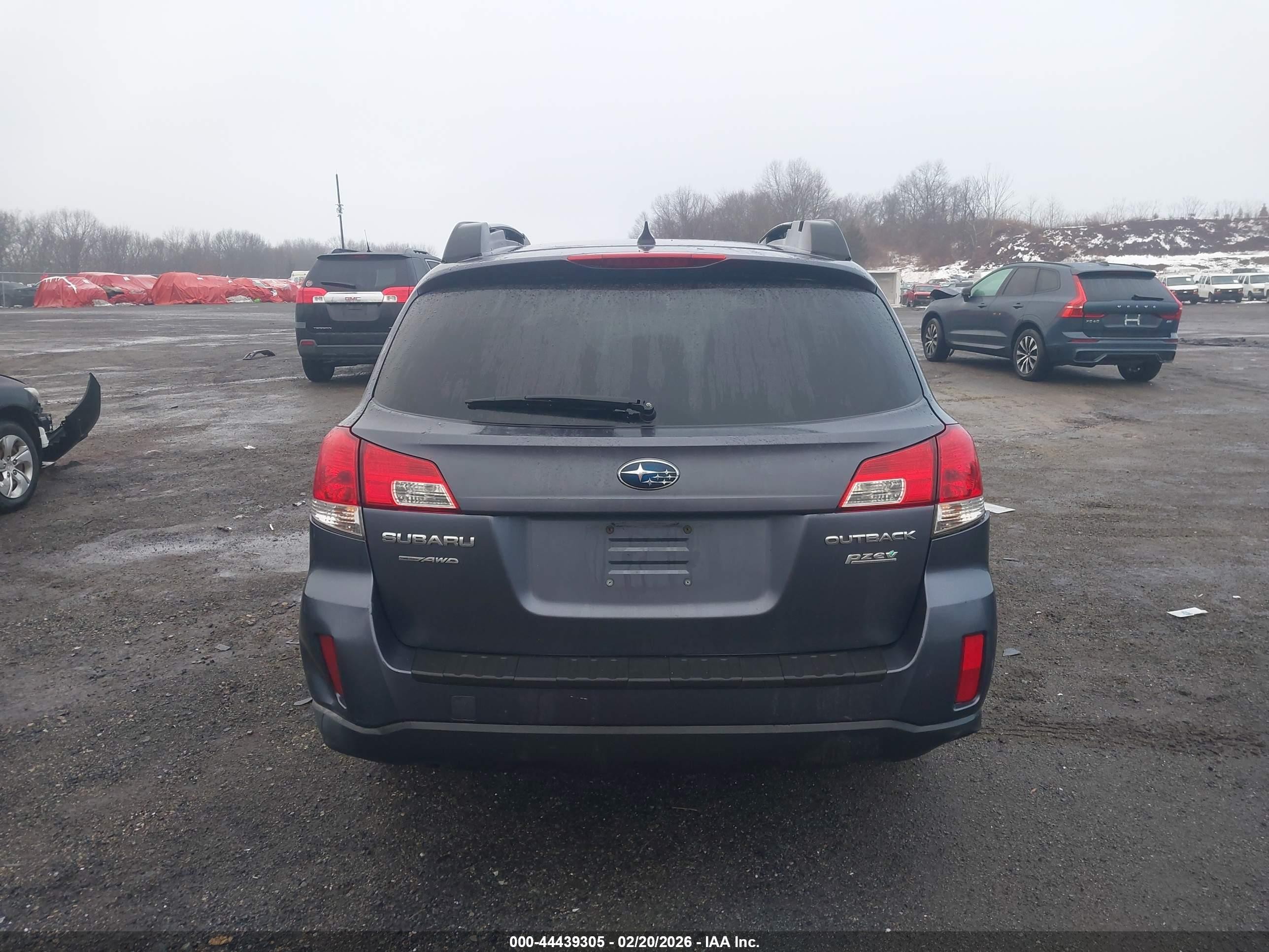 2014 Subaru Outback 2.5i Premium Blue vin: 4S4BRBCC1E3240563