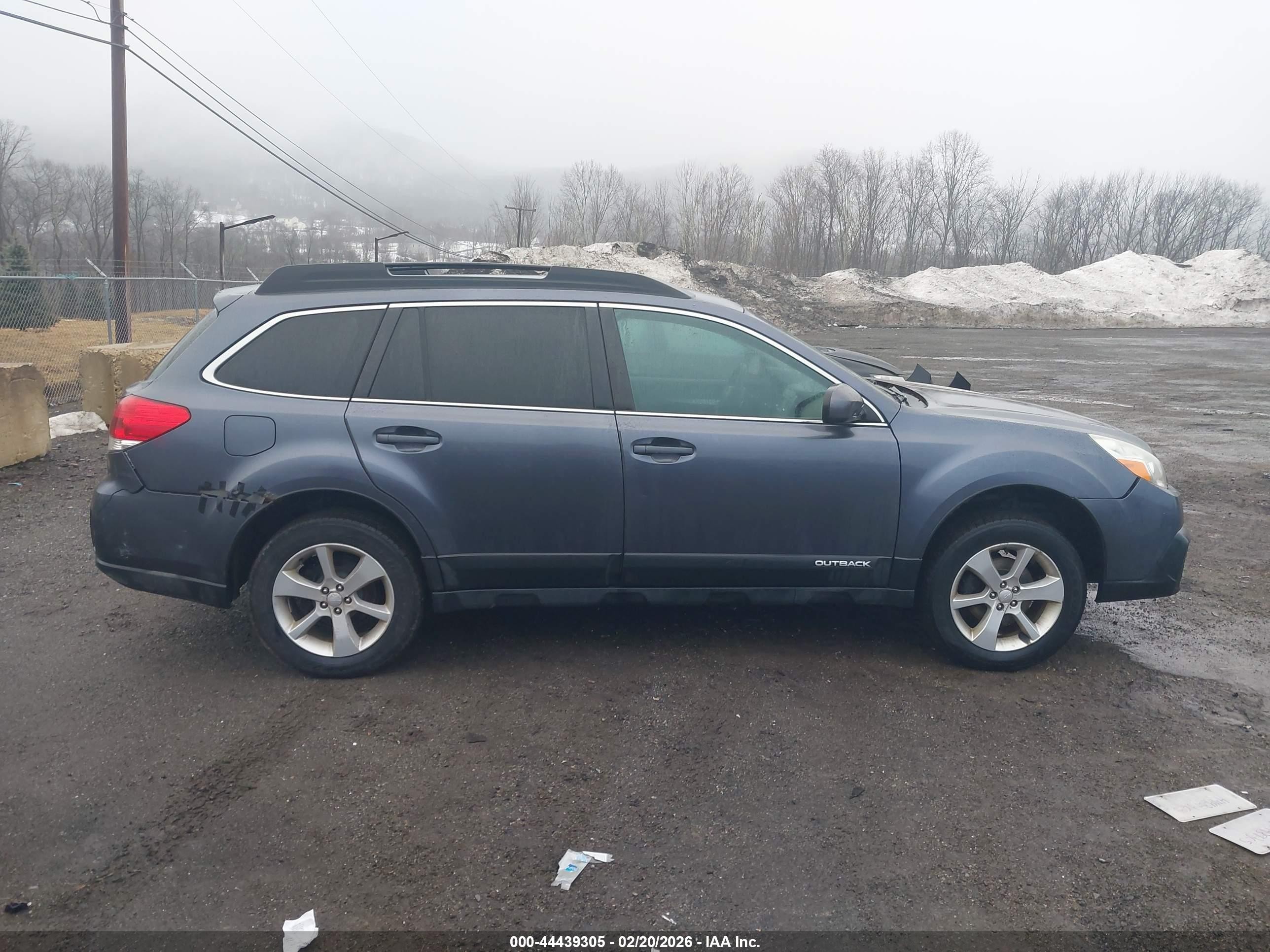 2014 Subaru Outback 2.5i Premium Blue vin: 4S4BRBCC1E3240563